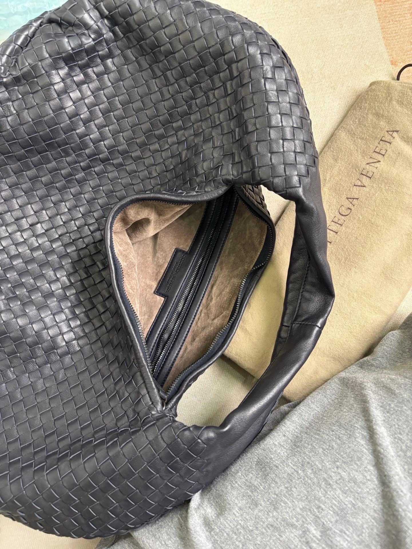 Bottega Veneta Belly Hobo Intrecciato in pelle Navy Maxi 50cm in vendita 14