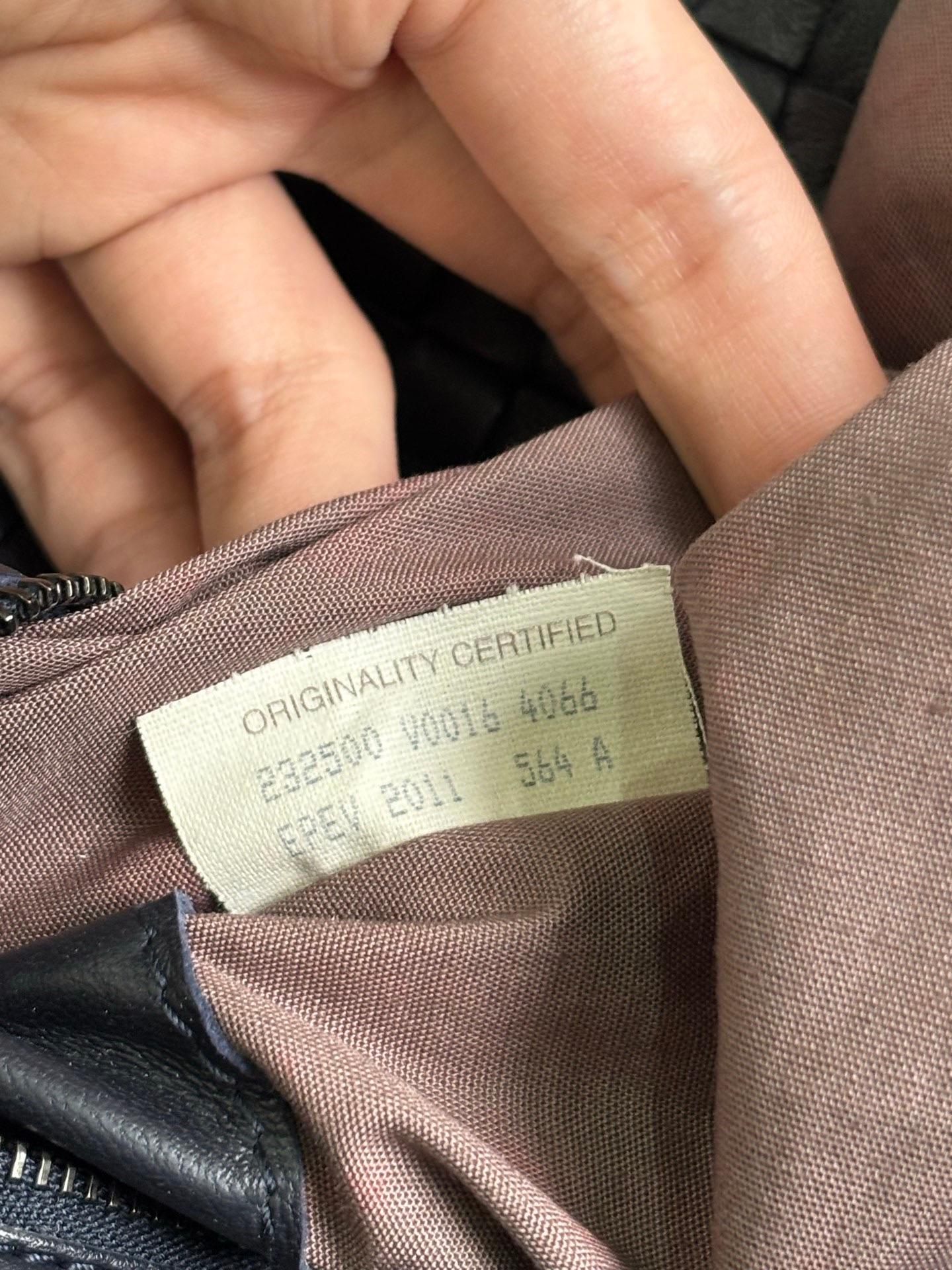 Bottega Veneta Belly Hobo Intrecciato in pelle Navy Maxi 50cm in vendita 15