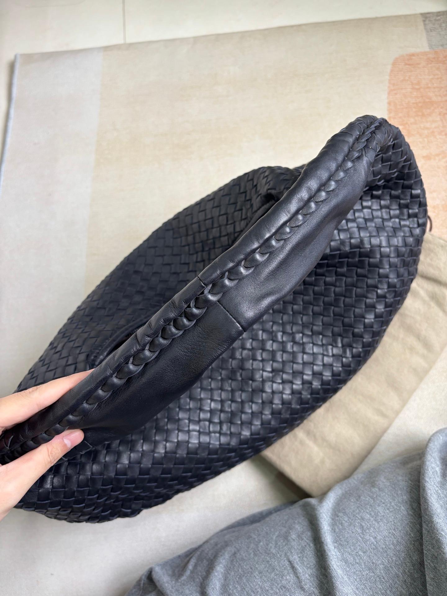 Nero Bottega Veneta Belly Hobo Intrecciato in pelle Navy Maxi 50cm in vendita