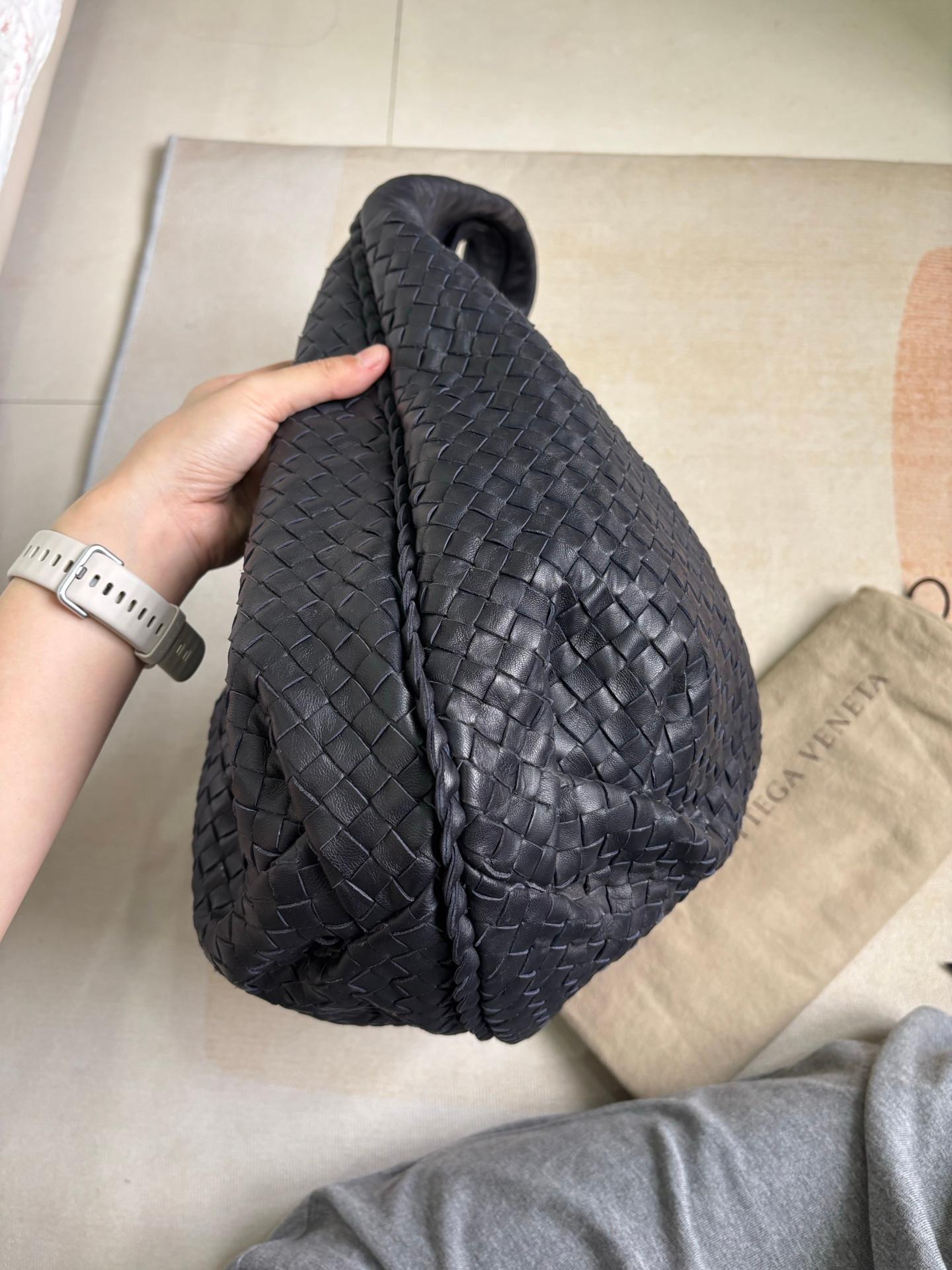 Bottega Veneta Belly Hobo Intrecciato in pelle Navy Maxi 50cm in vendita 2
