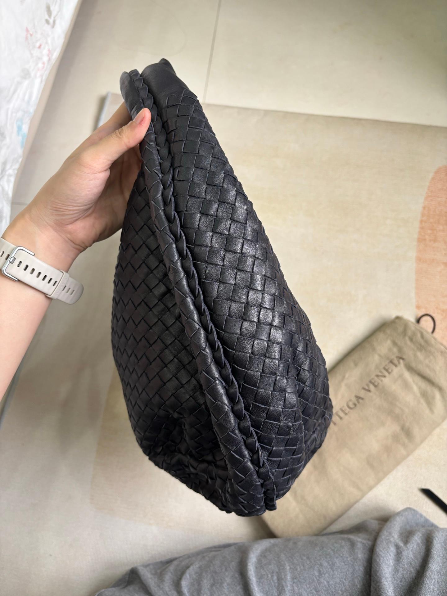 Bottega Veneta Belly Hobo Intrecciato in pelle Navy Maxi 50cm in vendita 4