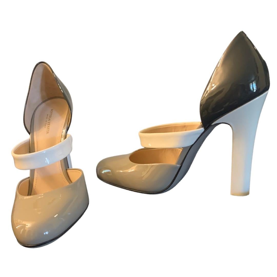 Bottega  Veneta “Bette” Tri Color Patent Leather Pumps Italy NWOT Size 39 1/2 For Sale 2