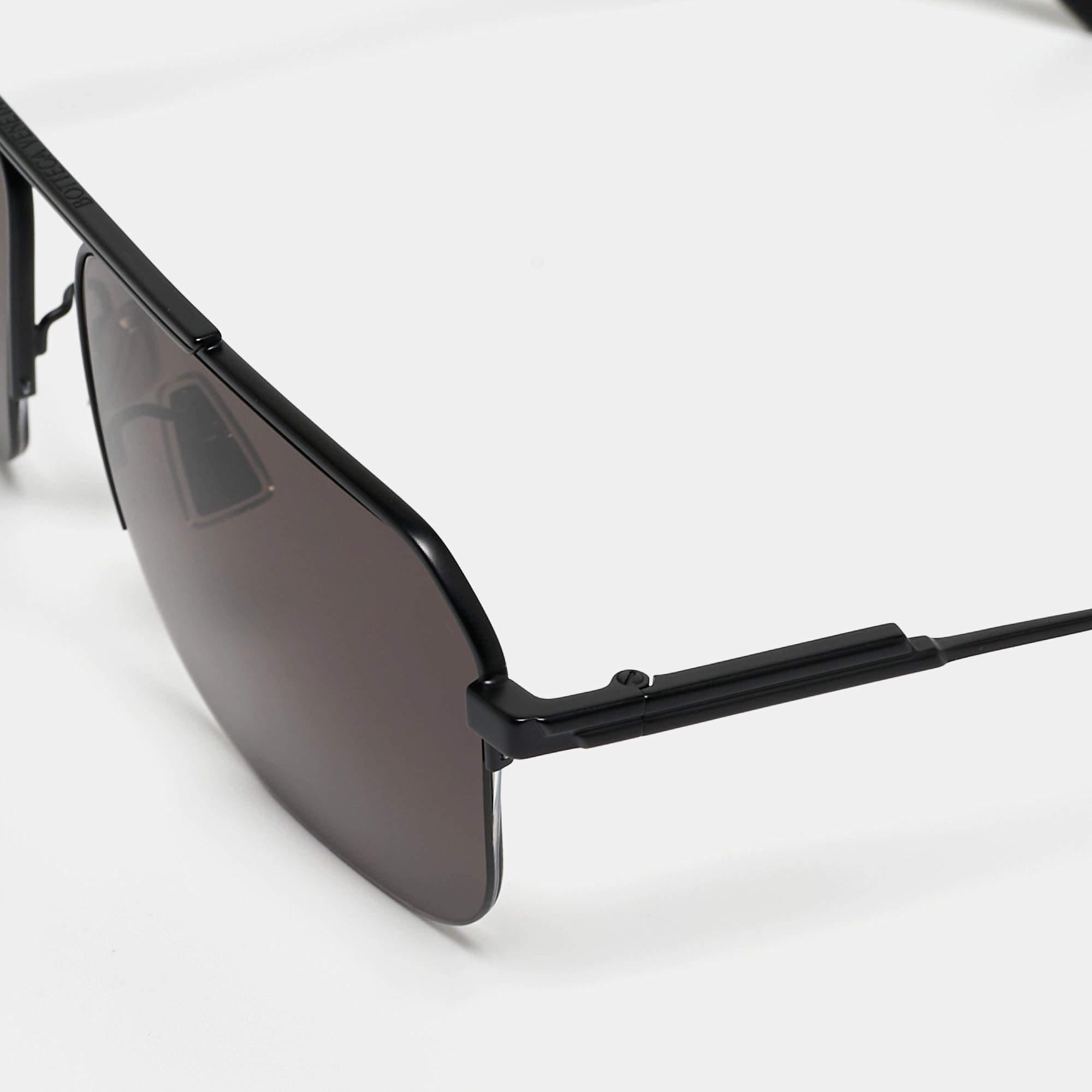 Bottega Veneta Black Aviator Sunglasses In Excellent Condition In Dubai, Al Qouz 2