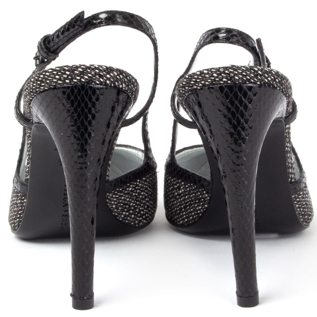 BOTTEGA VENETA Zapatos de tacón de lona beige negro 36.5 en Excelente estado para la venta en Zürich, CH