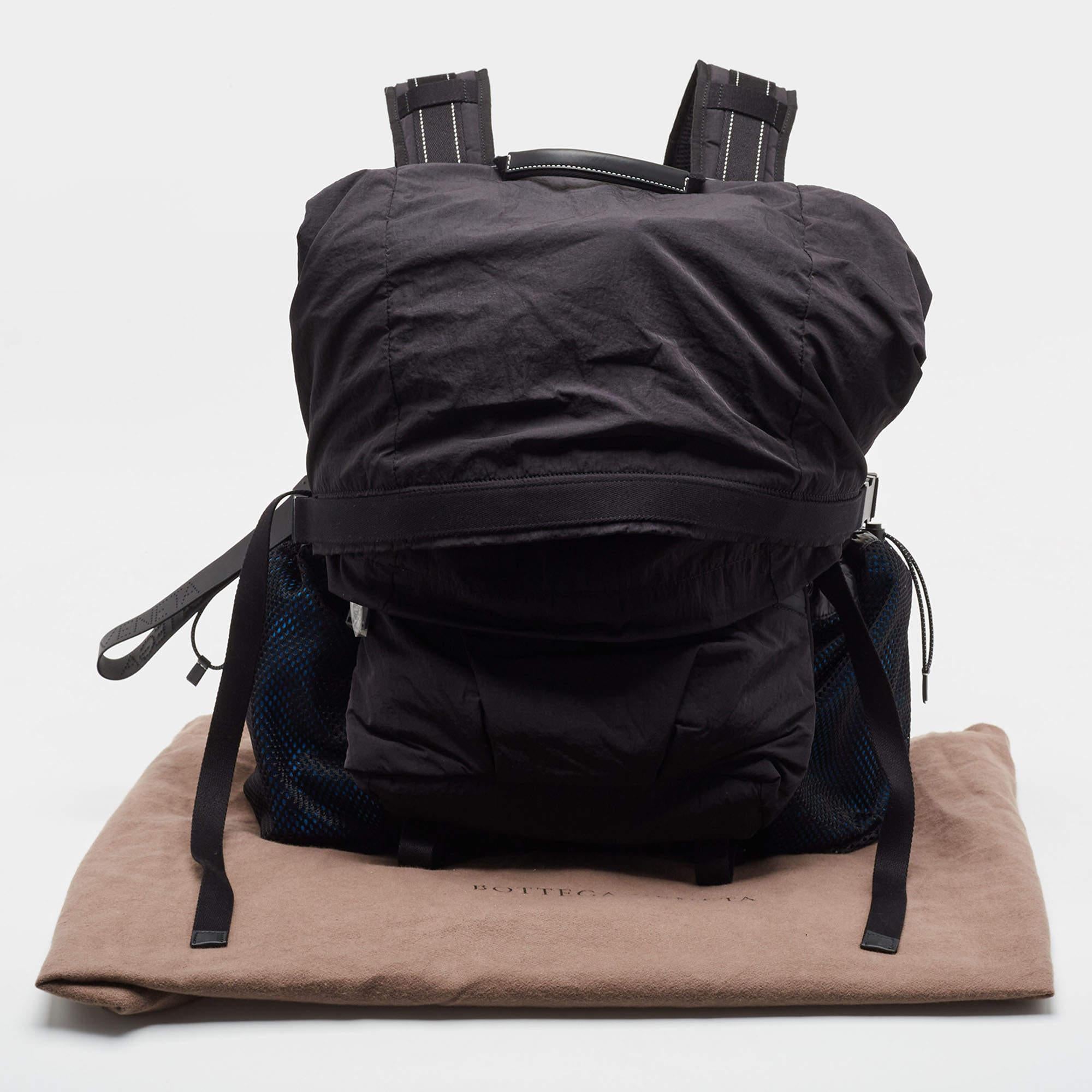 Bottega Veneta Black/Blue Nylon Paper Touch Backpack For Sale 2