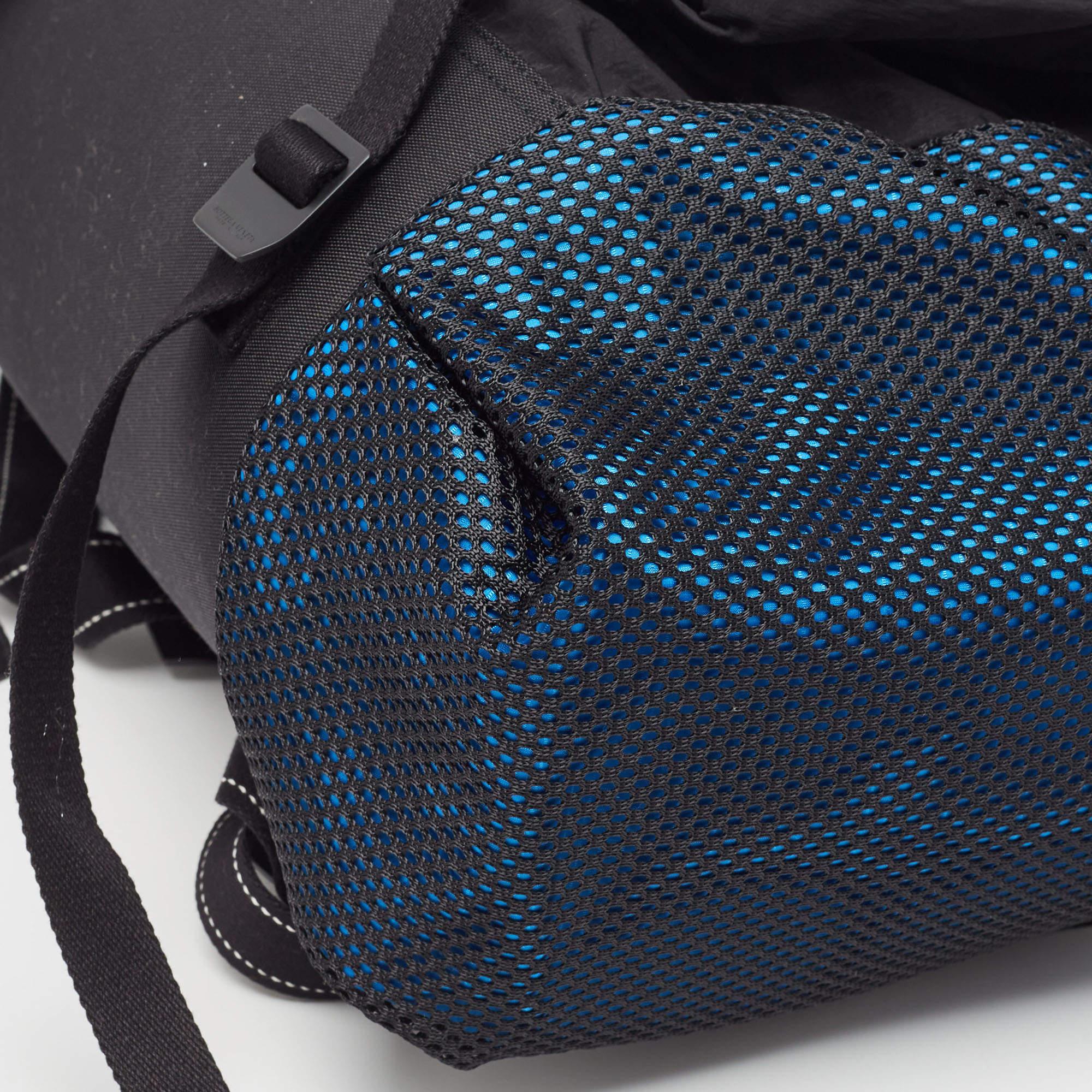 Bottega Veneta Black/Blue Nylon Paper Touch Backpack For Sale 3