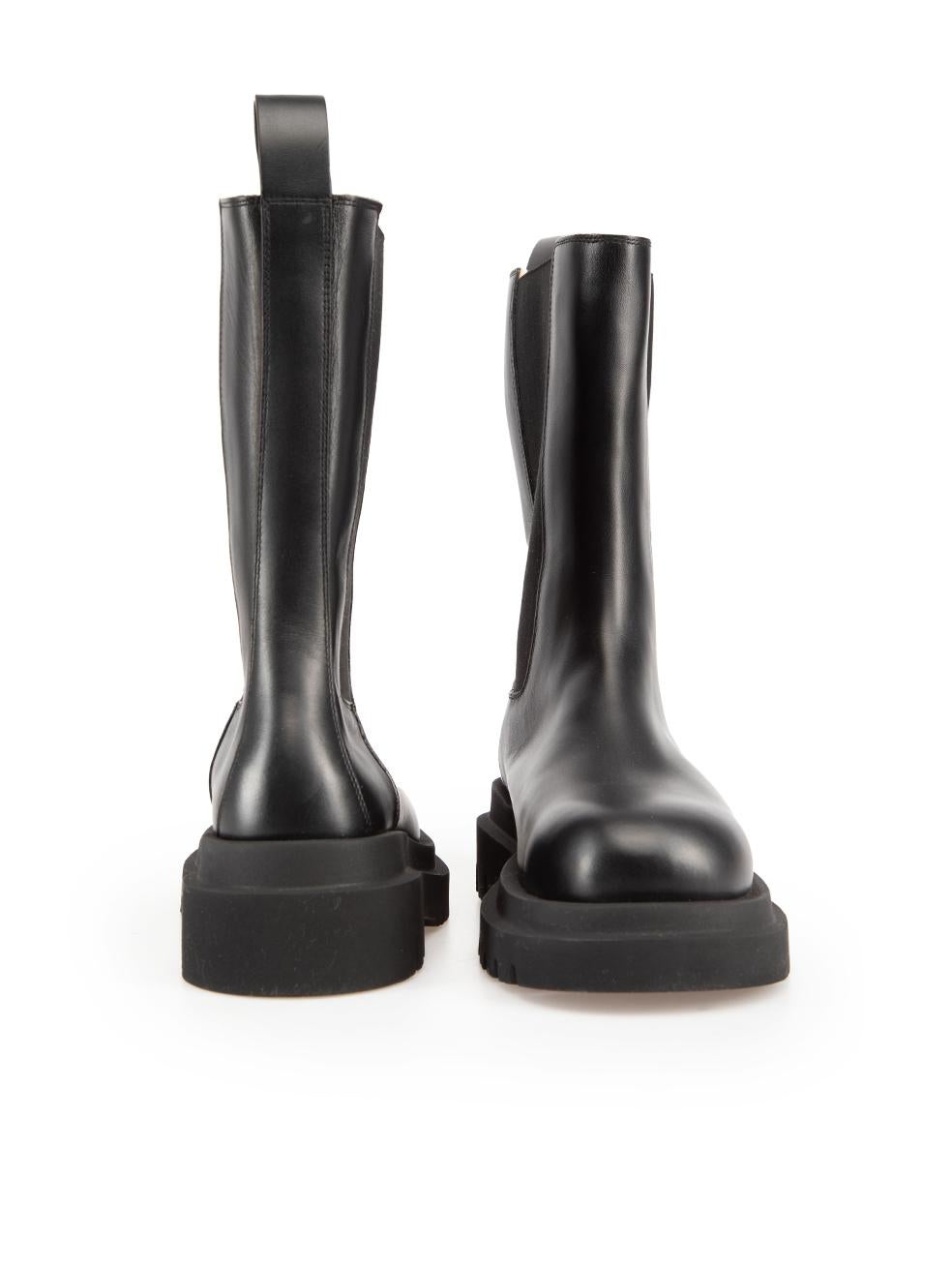 Bottega Veneta Black Calfskin Lug Mid Calf Boots Size IT 39 In New Condition In London, GB