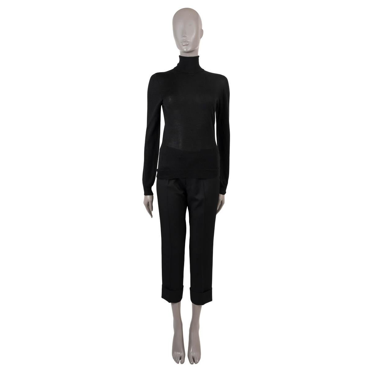 100% authentic Bottega Veneta turtleneck sweater in black cashmere (70%) and silk (30%). Features rib-knit cuffs and hem. Has been worn and is in excellent condition.

Measurements
Tag Size	40
Size	S
Shoulder Width	35cm (13.7in)
Bust From	88cm