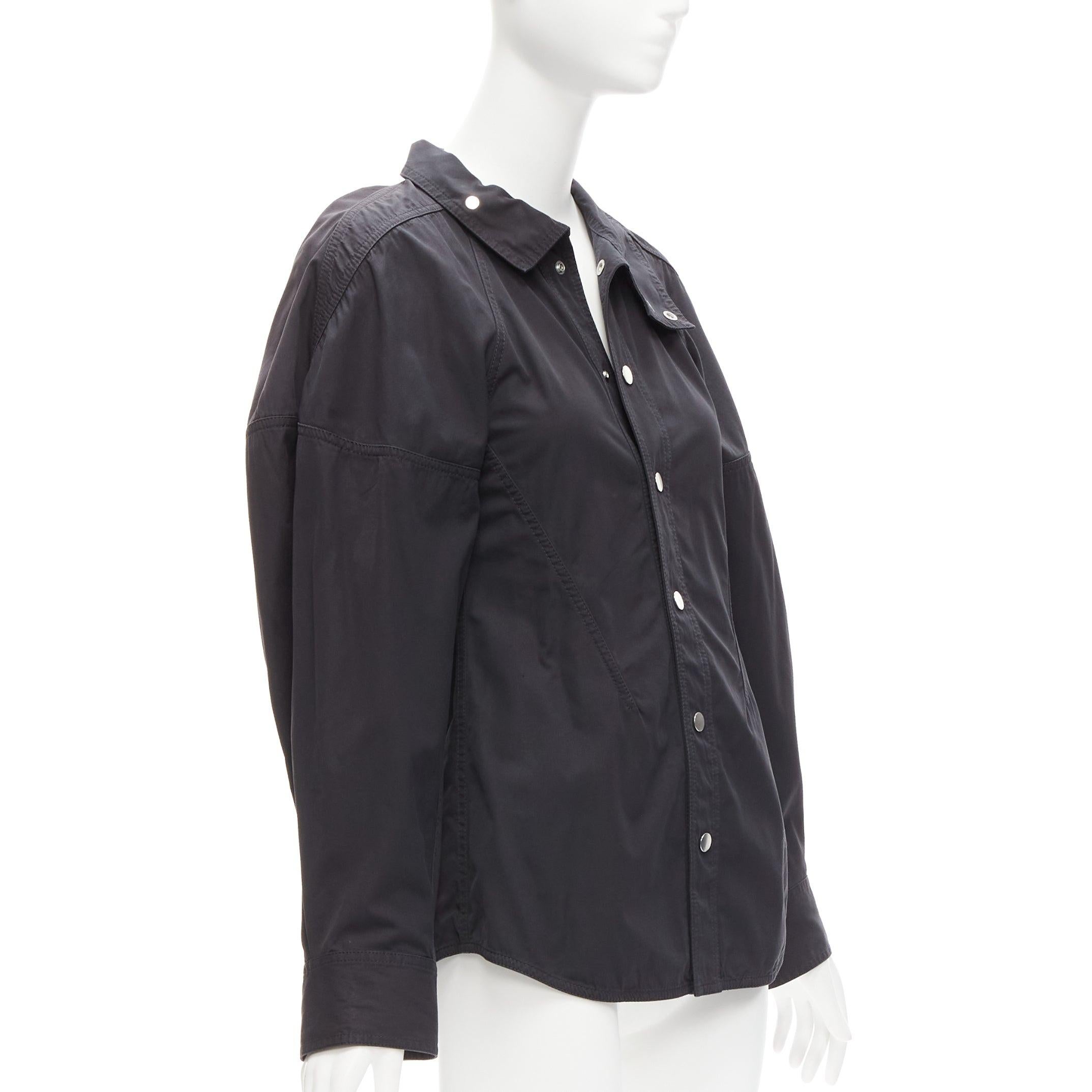 Noir BOTTEGA VENETA chemise noire en coton mélangé à manches découpées 3D à boutons-pression IT36 S en vente