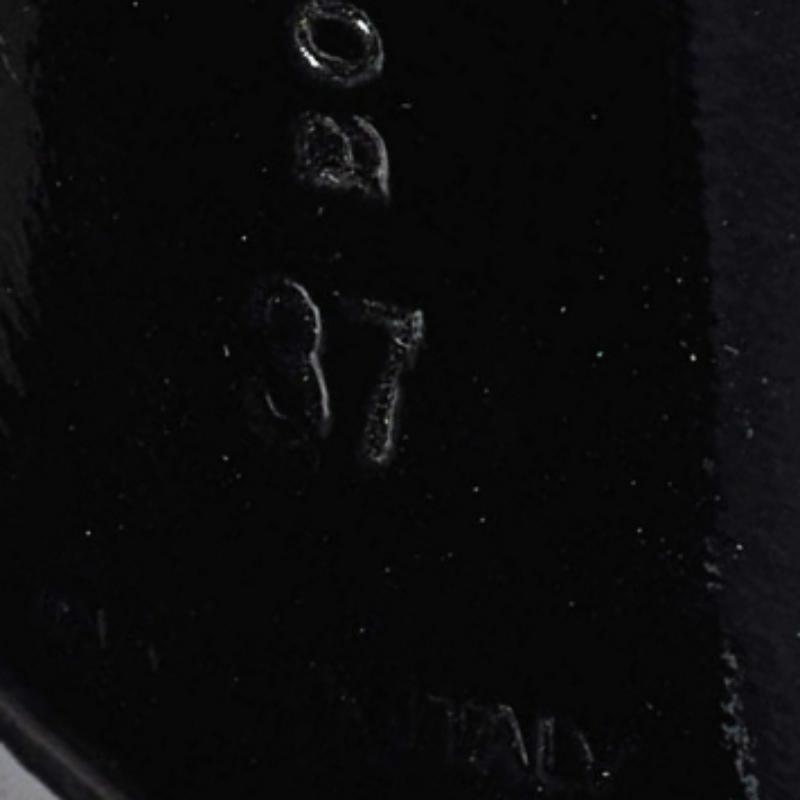Bottega Veneta - Escarpins à bouts ronds en cuir de crocodile noir - Taille 37 en vente 3