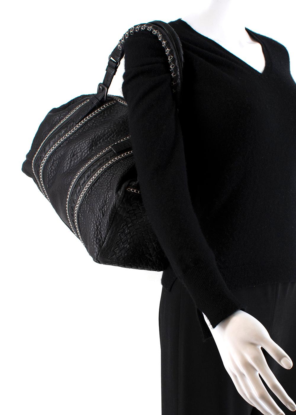 Bottega Veneta Black Grained Leather Intrecciato Detail Handbag For Sale 4