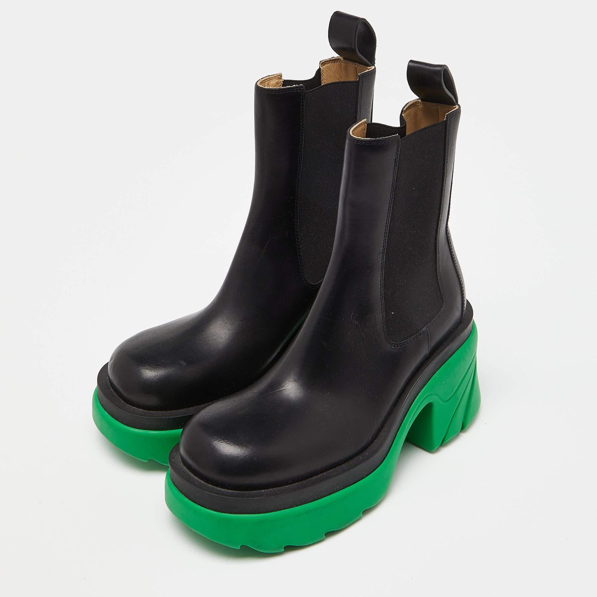 Women's Bottega Veneta Black/Green Tire Chelsea Ankle Length Boots Size 37 For Sale