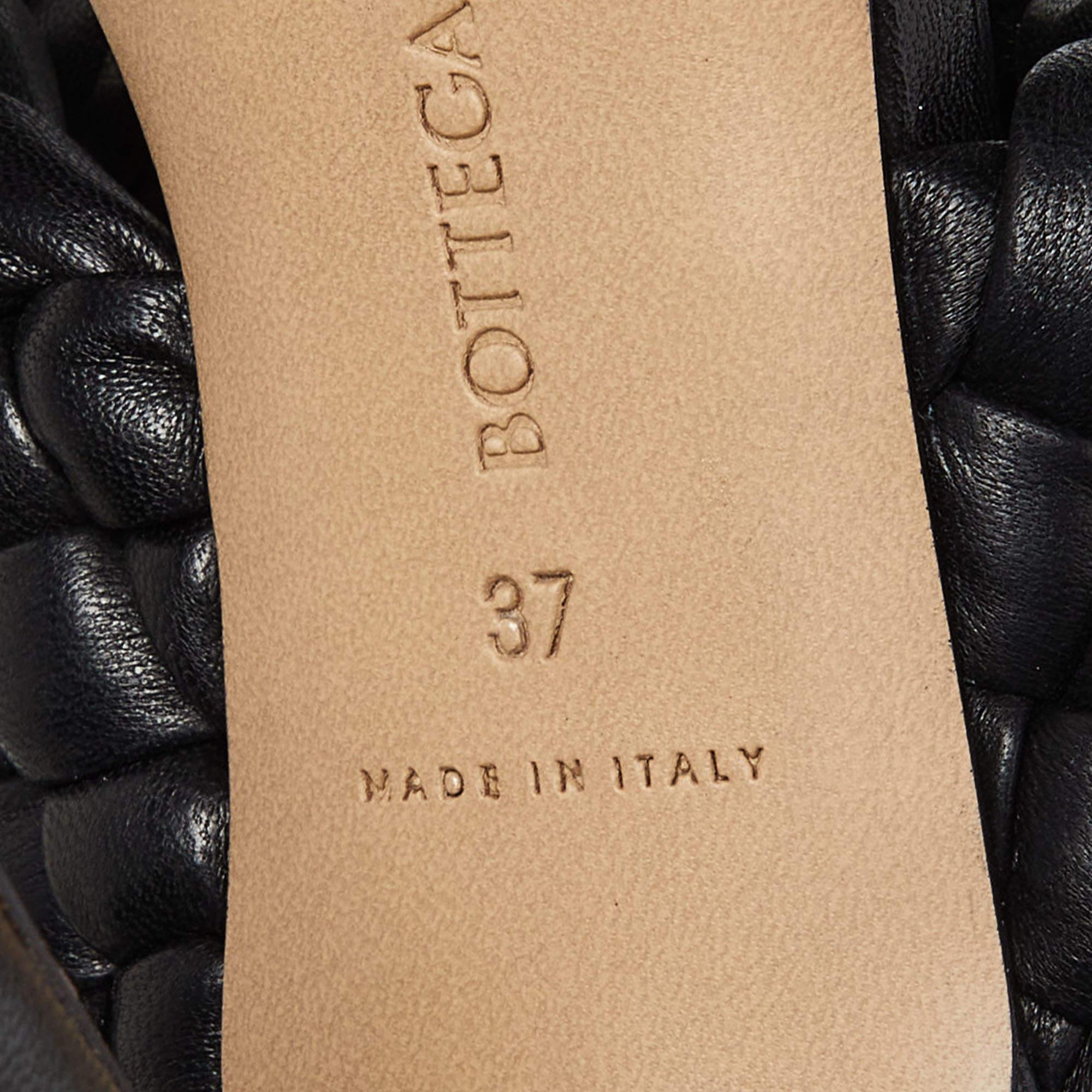 Women's Bottega Veneta Black Intrecciato Leather Curve Slide Sandals Size 37