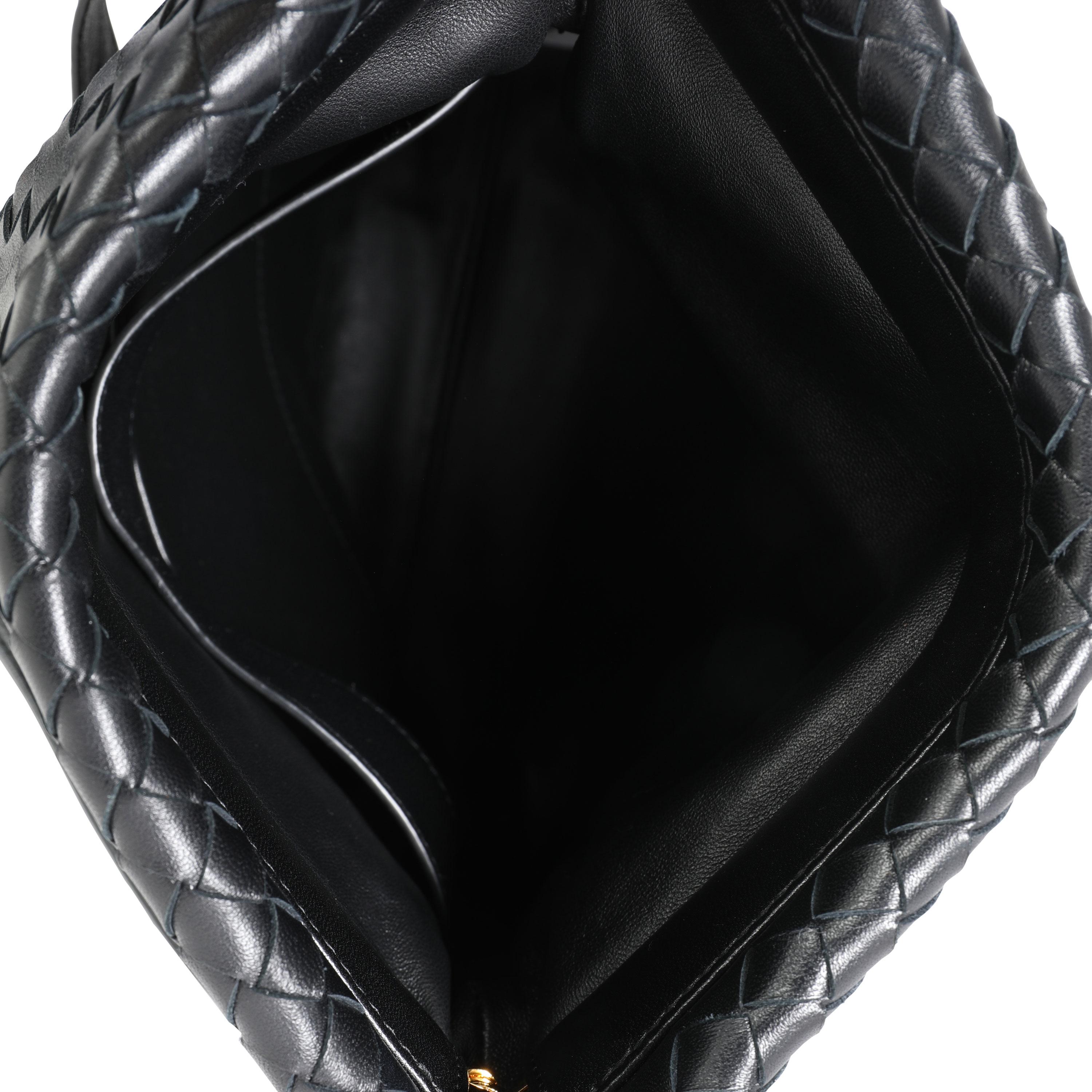 Women's Bottega Veneta Black Intrecciato Leather Fold Crossbody Bag For Sale