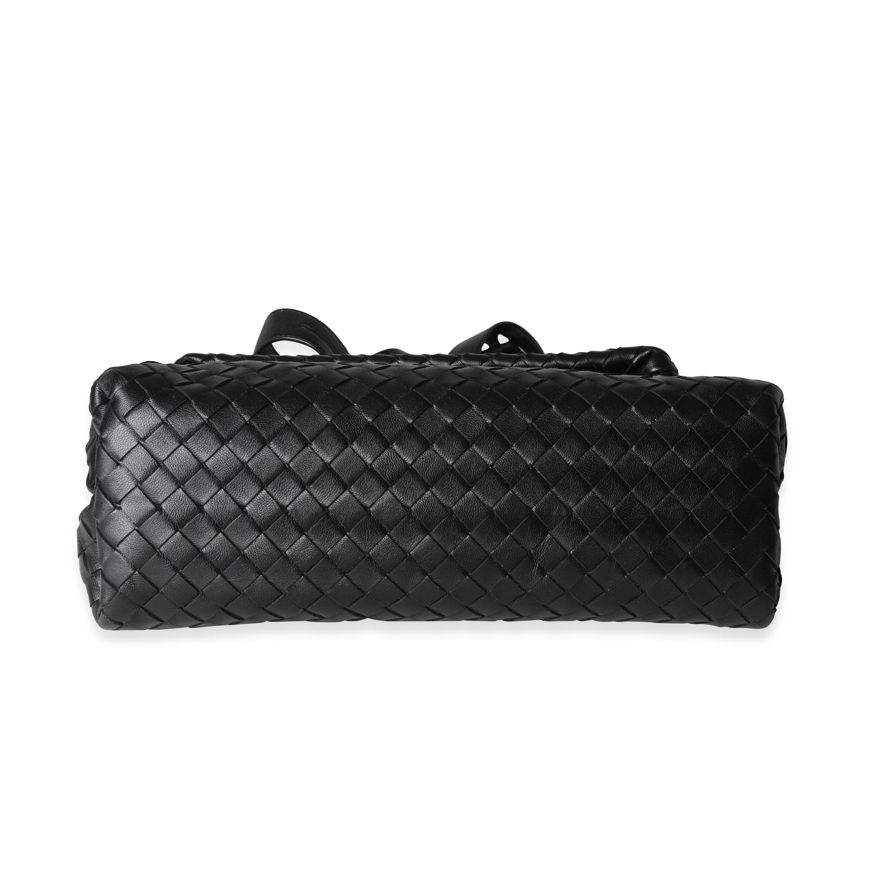 Bottega Veneta Black Intrecciato Leather Fold Crossbody Bag For Sale 2