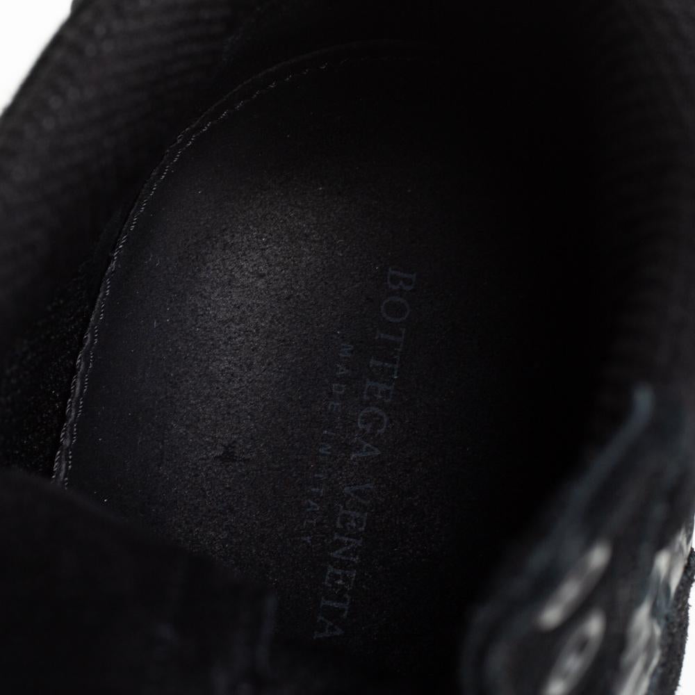 Bottega Veneta Black Intrecciato Leather High Top Lace Up Sneaker Size 43.5 In Good Condition In Dubai, Al Qouz 2