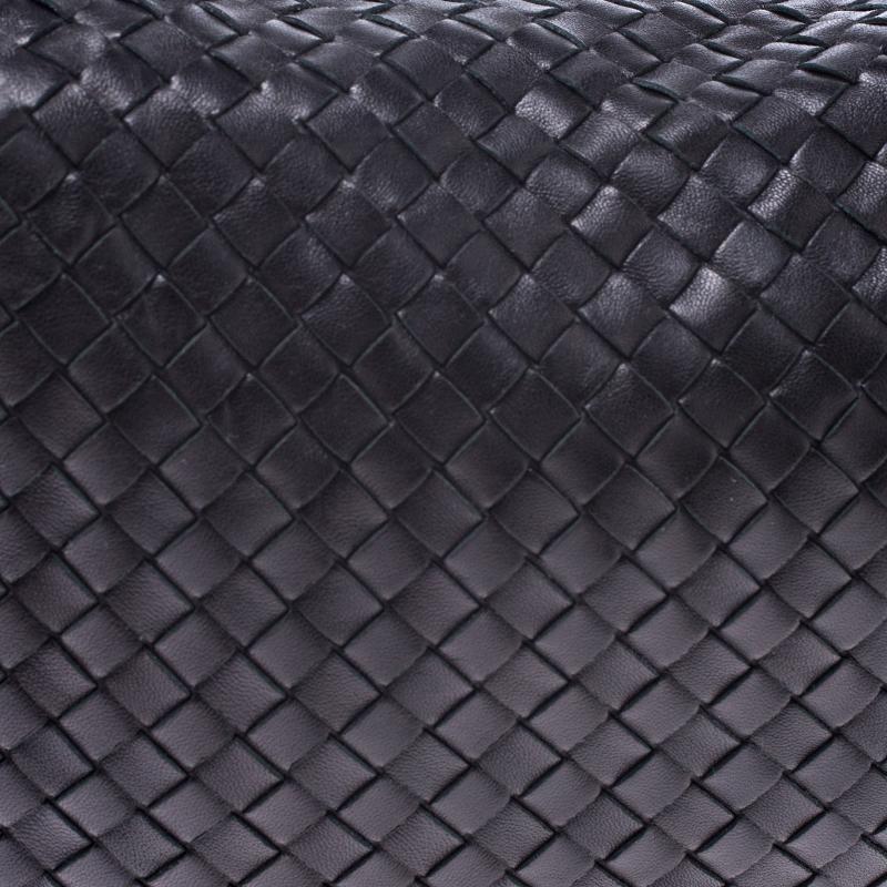 Bottega Veneta Black Intrecciato Leather Medium Veneta Hobo For Sale 6