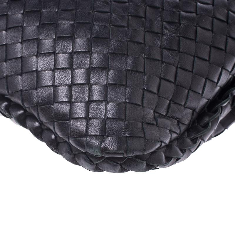 Bottega Veneta Black Intrecciato Leather Medium Veneta Hobo For Sale 5