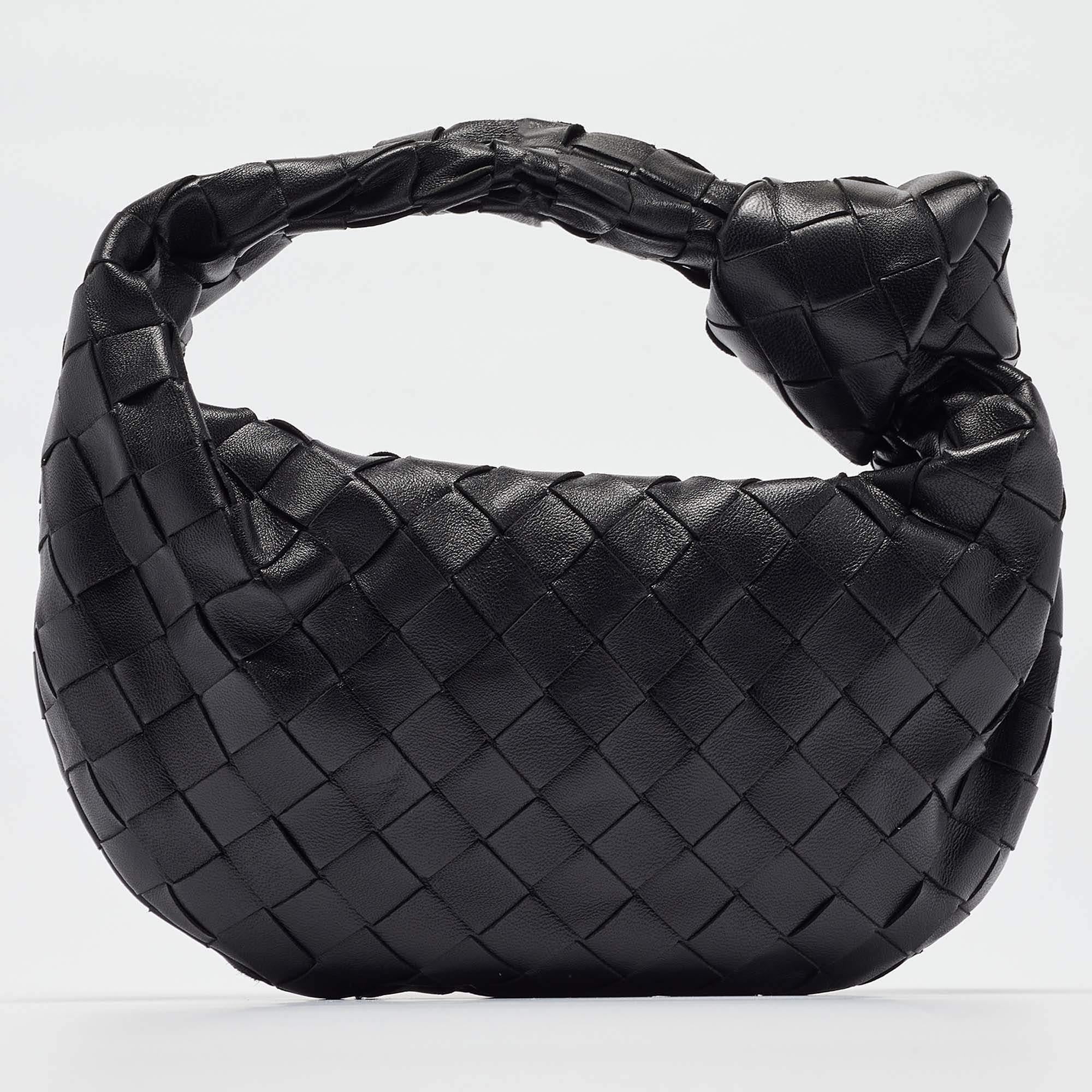 Bottega Veneta Black Intrecciato Leather Mini BV Jodie Hobo In Good Condition In Dubai, Al Qouz 2