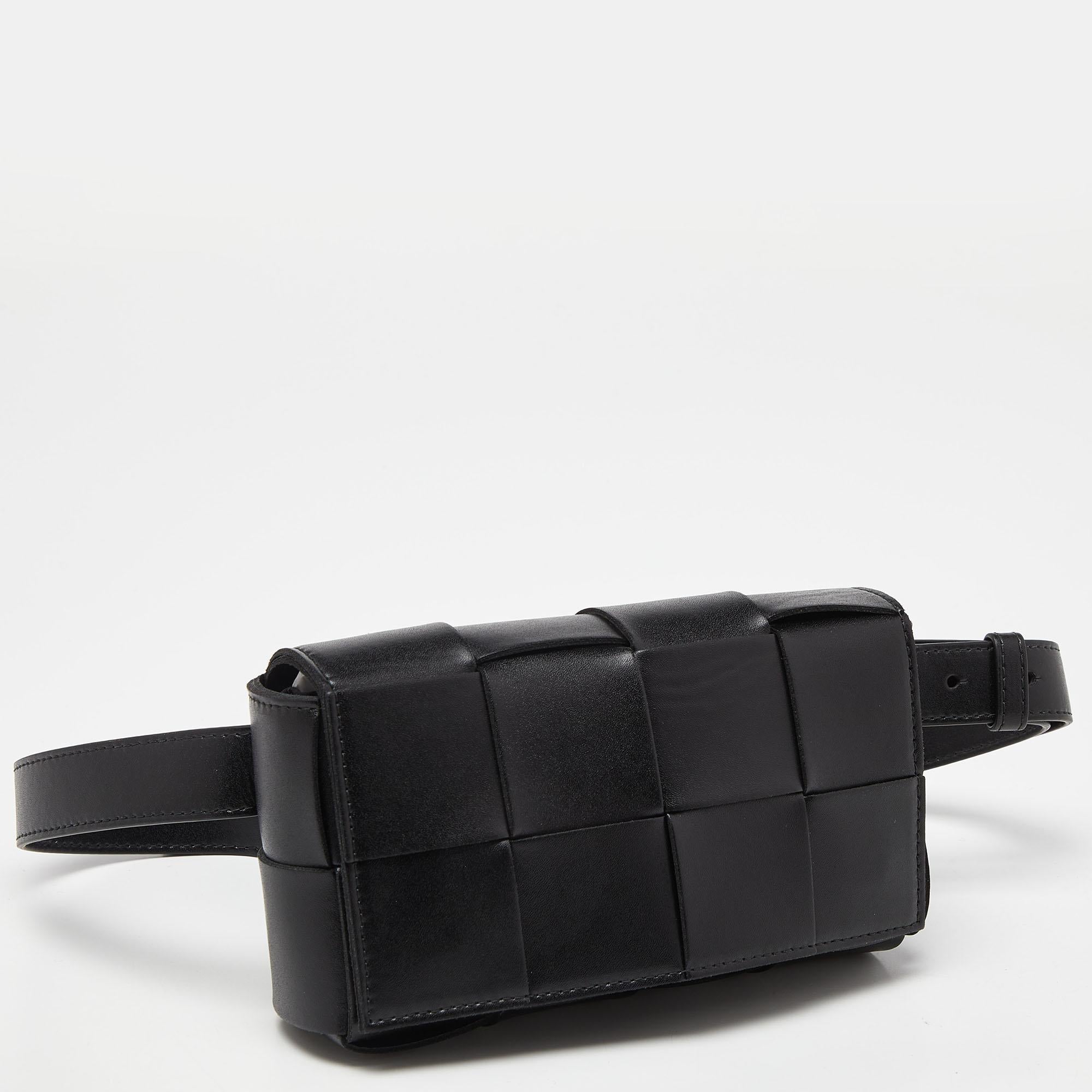 Bottega Veneta Black Intrecciato Leather Mini Cassette Belt Bag In Excellent Condition In Dubai, Al Qouz 2
