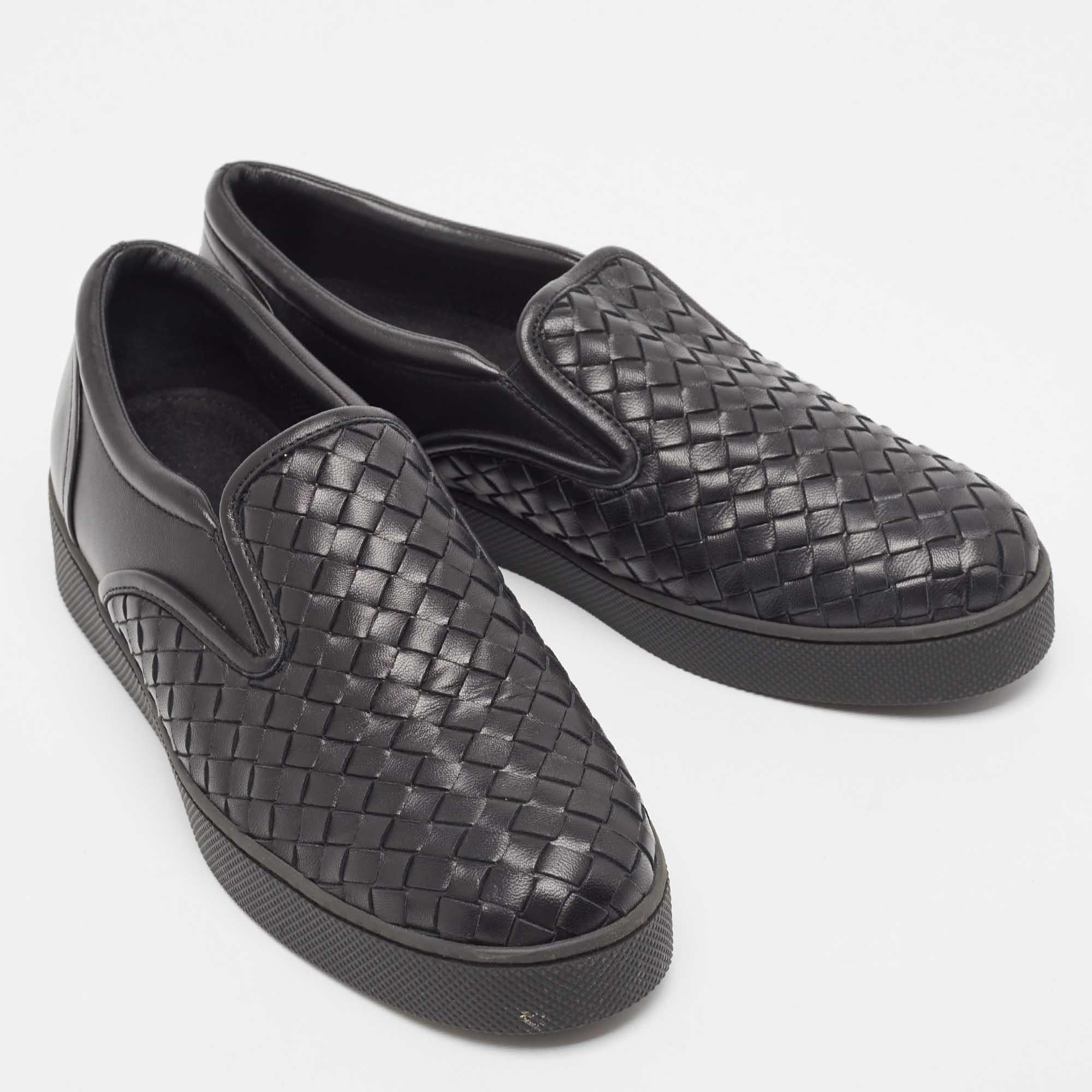 Bottega Veneta Black Intrecciato Leather Slip On Sneakers Size 40 In Good Condition In Dubai, Al Qouz 2