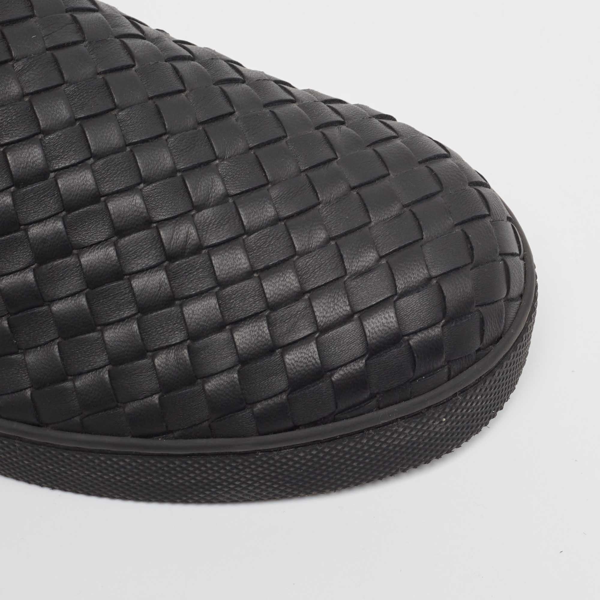 Bottega Veneta Black Intrecciato Leather Slip On Sneakers Size 40 In Good Condition In Dubai, Al Qouz 2