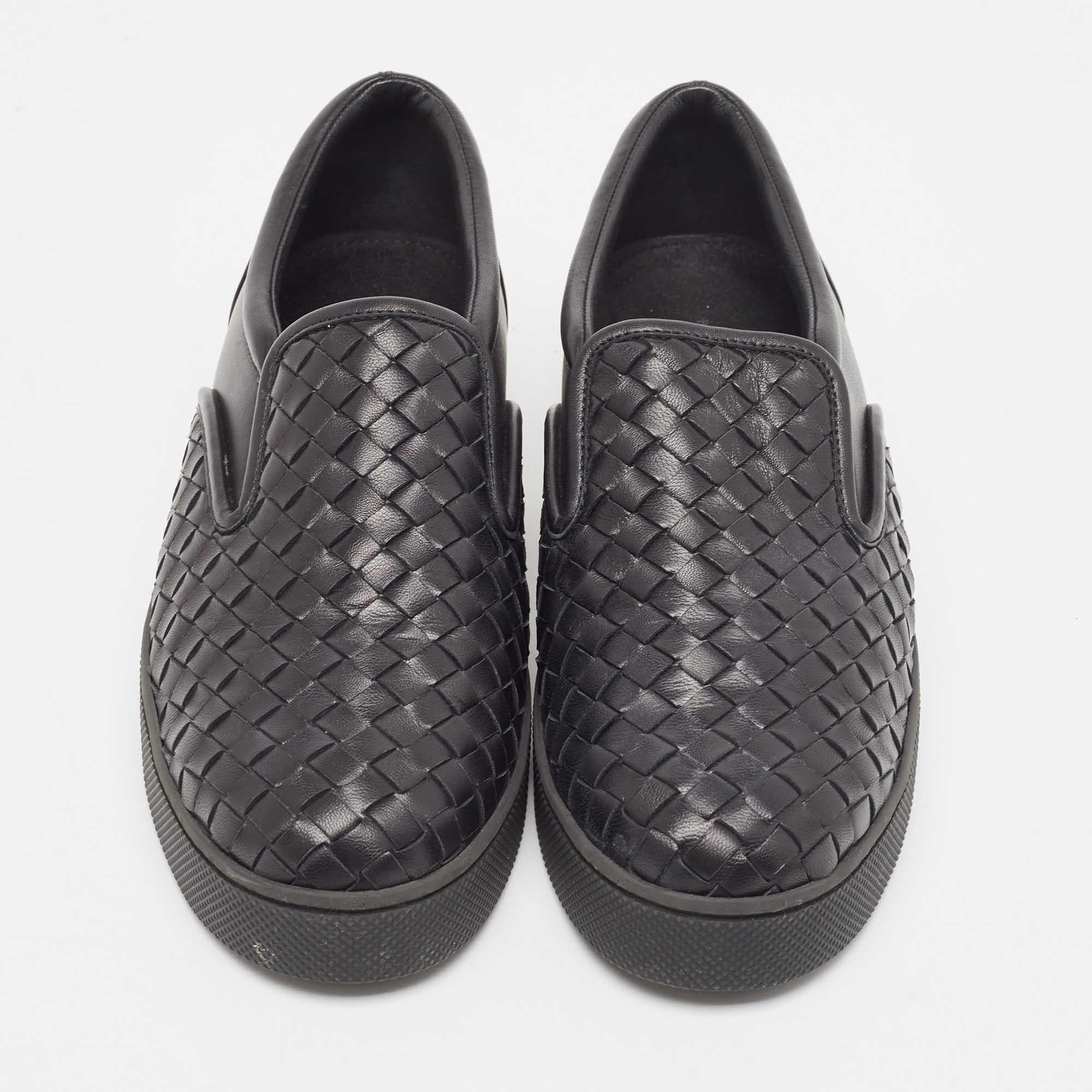 Bottega Veneta Black Intrecciato Leather Slip On Sneakers Size 40 For Sale 2