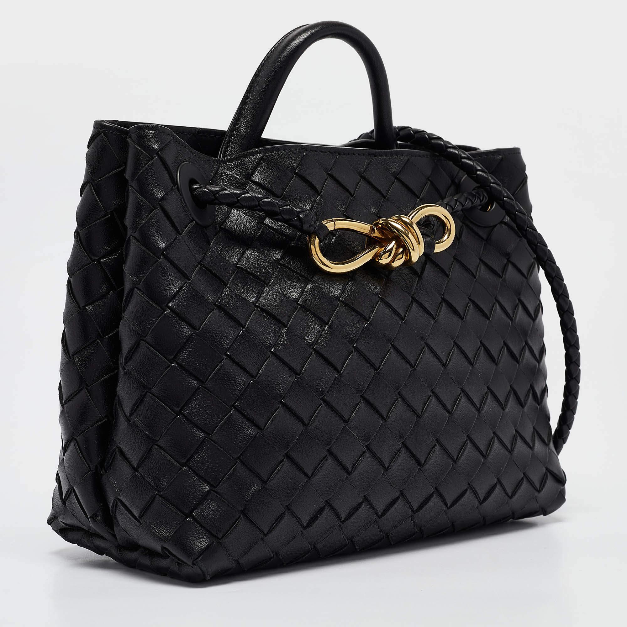 Bottega Veneta Black Intrecciato Leather Small Andiamo Top Handle Bag In Excellent Condition In Dubai, Al Qouz 2
