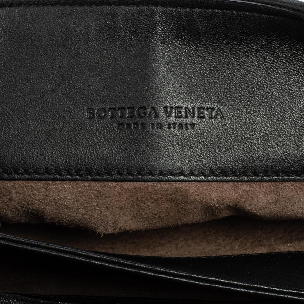 Bottega Veneta Black Intrecciato Leather Small Olimpia Shoulder Bag In Good Condition In Dubai, Al Qouz 2