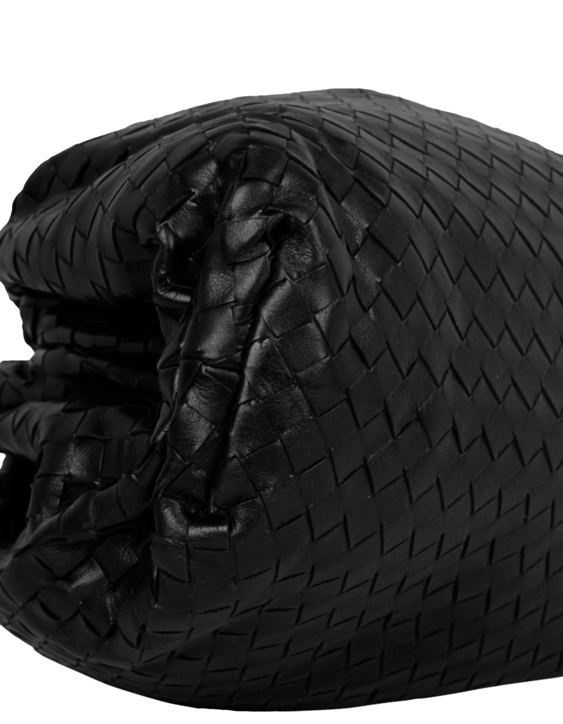 Bottega Veneta Black Intrecciato Leather The Pouch Clutch Bag rt. $3, 800 In Excellent Condition In New York, NY
