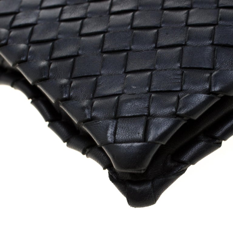 Bottega Veneta Black Intrecciato Leather Twist Lock Clutch For Sale at ...