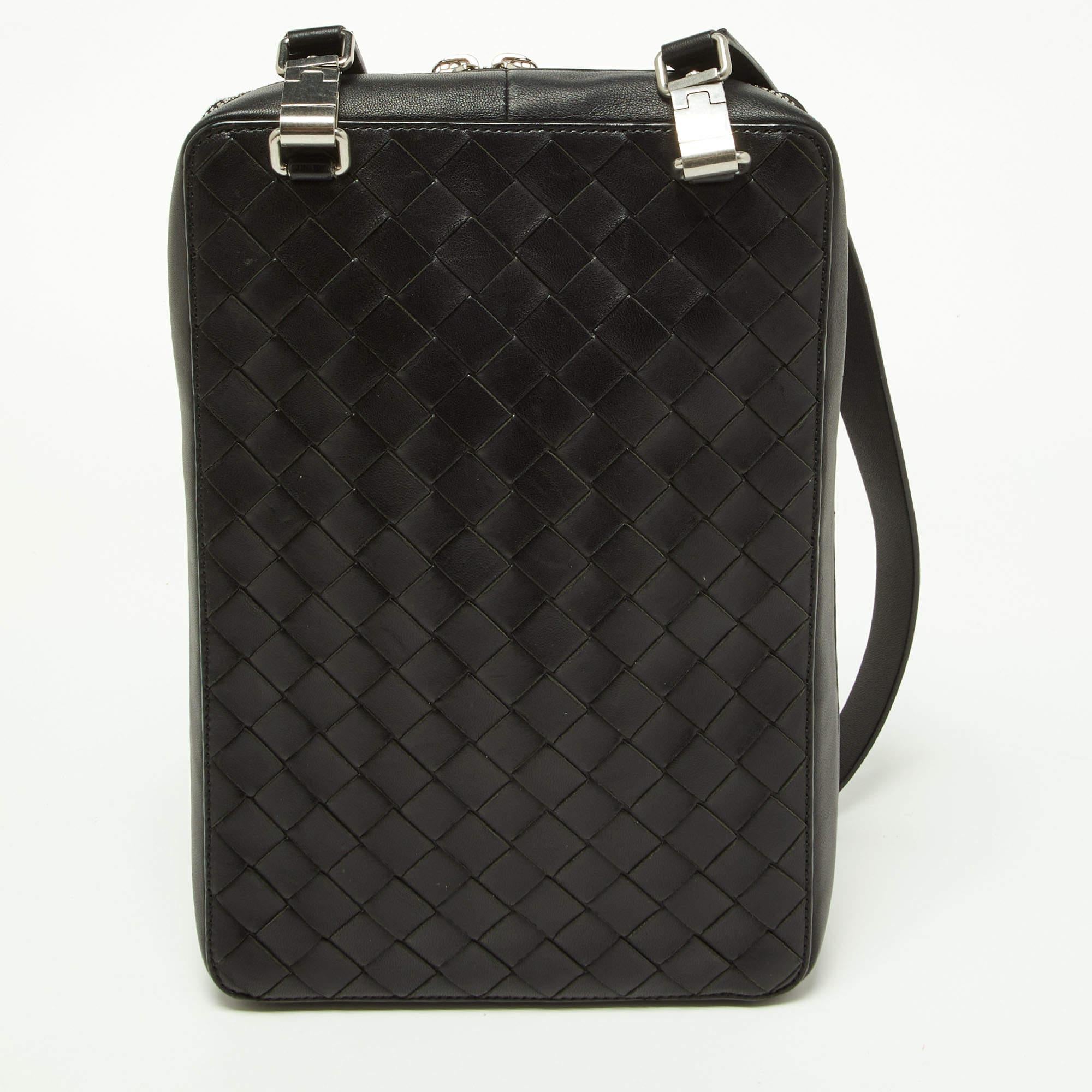 Bottega Veneta Black Intrecciato Leather Zip Messenger Bag 6
