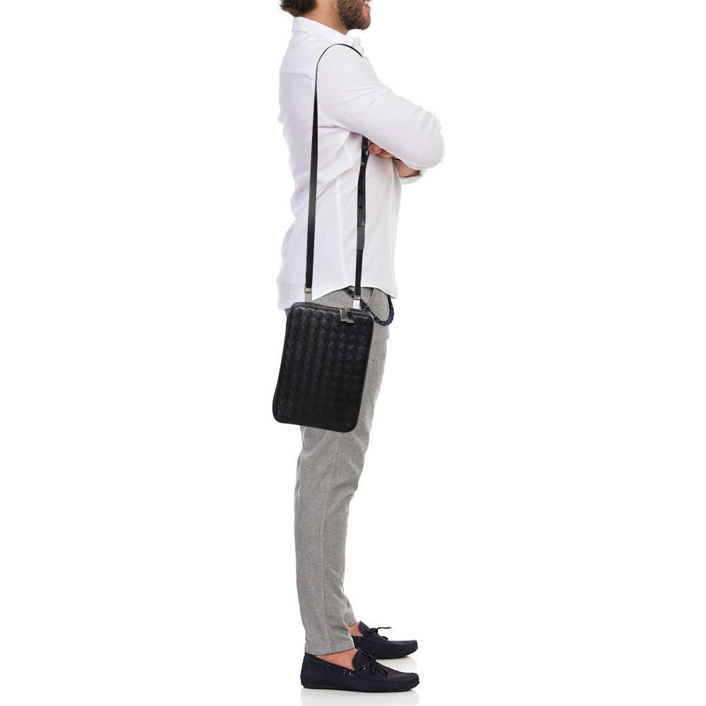 Bottega Veneta Black Intrecciato Leather Zip Messenger Bag 7