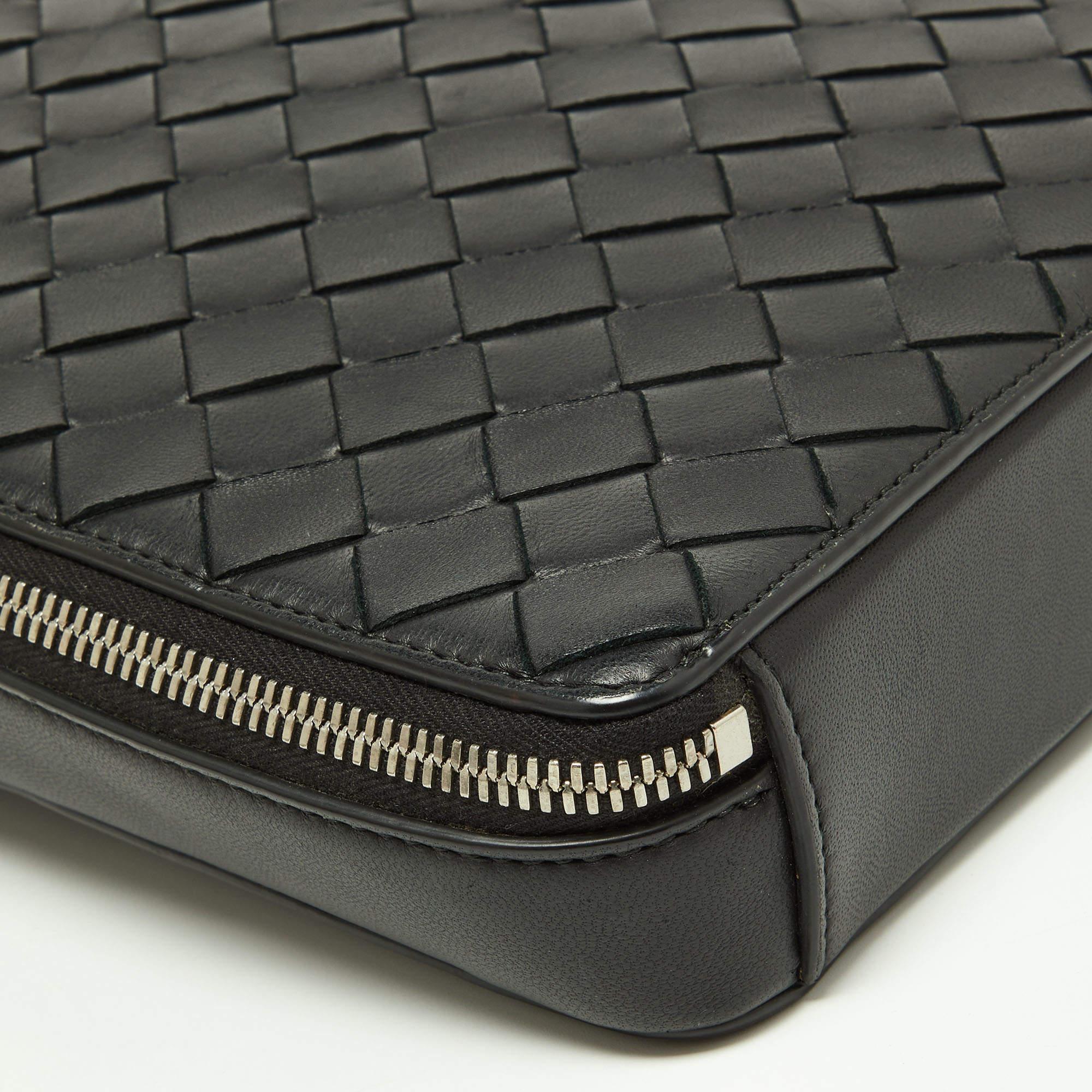 Bottega Veneta Black Intrecciato Leather Zip Messenger Bag 1