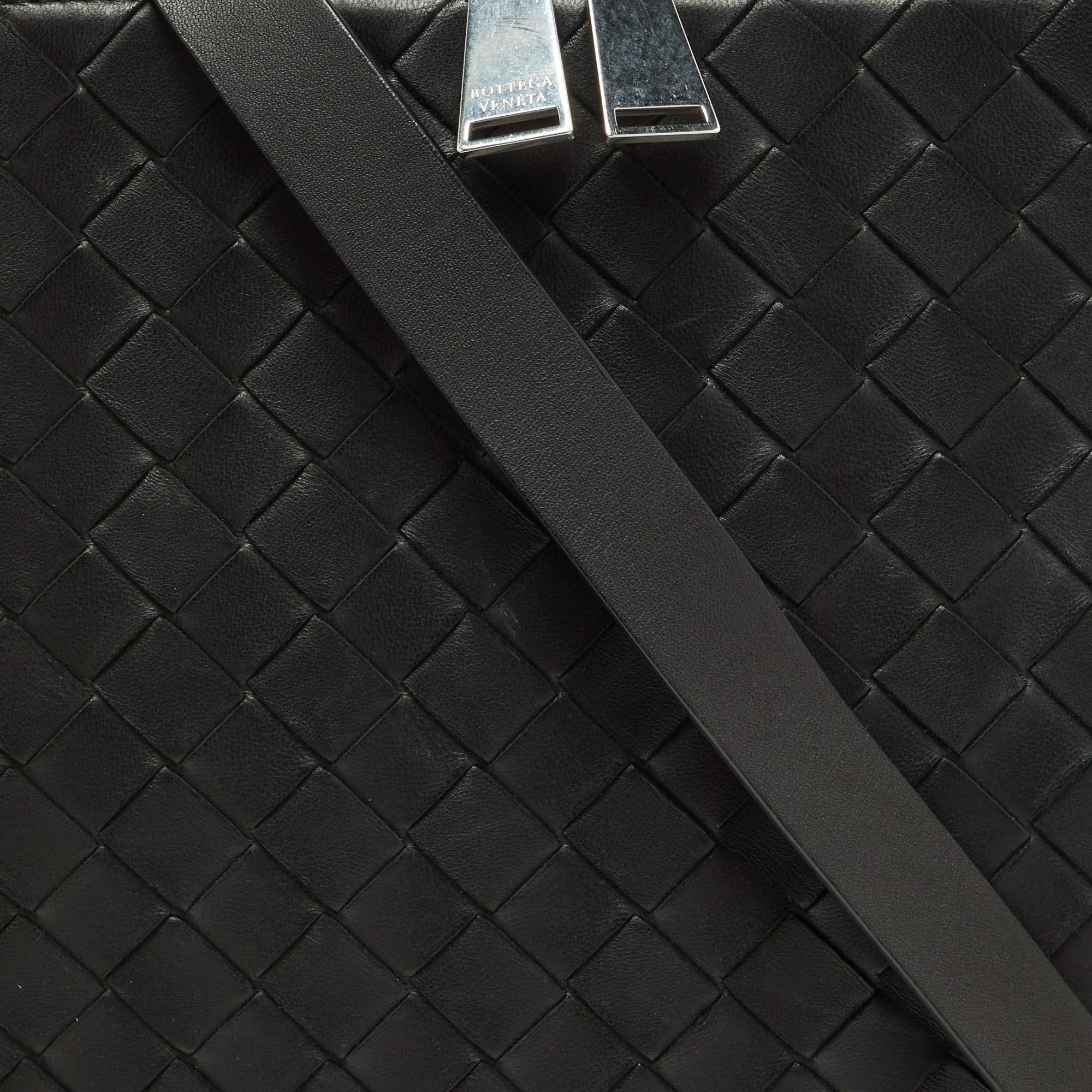 Bottega Veneta Black Intrecciato Leather Zip Messenger Bag 3