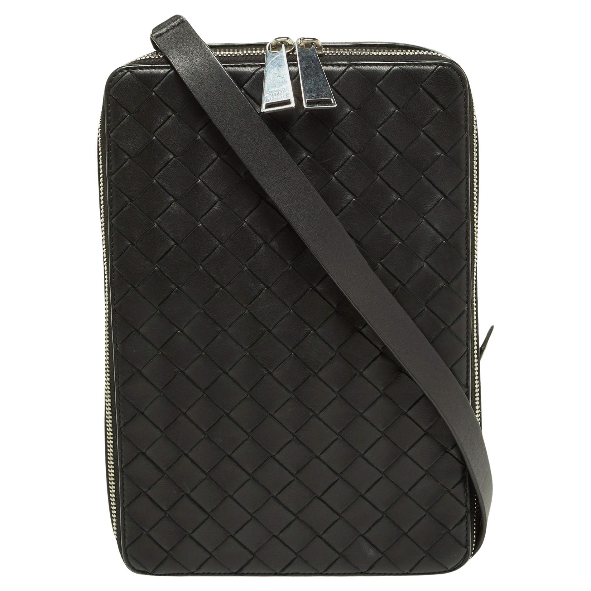 Bottega Veneta Black Intrecciato Leather Zip Messenger Bag