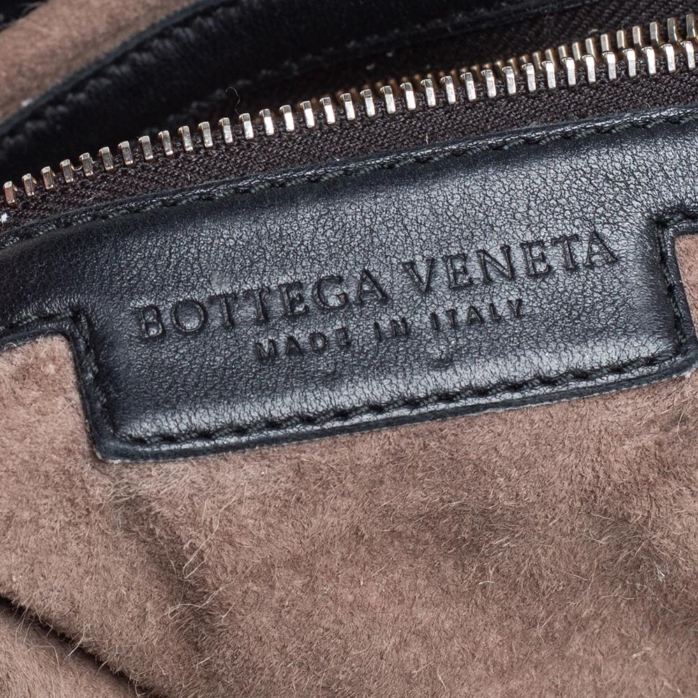 Hobo aus schwarzem Intrecciato-Leder mit Reißverschluss von Bottega Veneta Damen