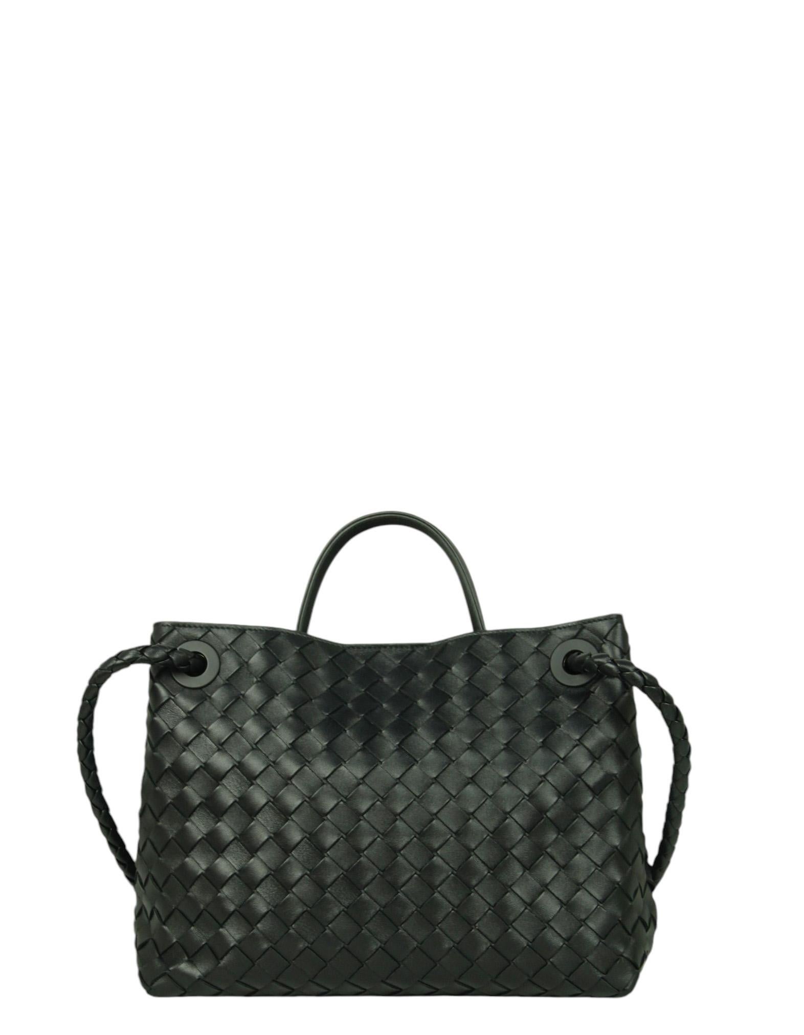 Bottega Veneta Black Intrecciato Woven Leather Medium Andiamo Tote Bag In Excellent Condition In New York, NY