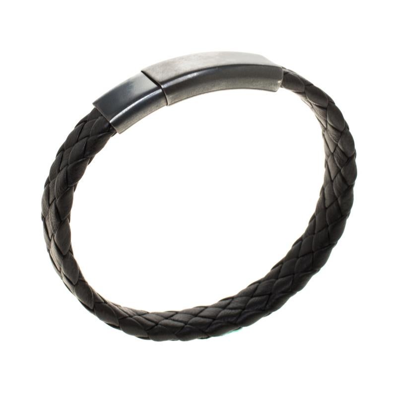 This bracelet by Bottega Veneta is so well-crafted, you'll love having it around your wrist. The exquisite creation is woven from leather in their Intrecciato pattern and finished with a silver clasp.

Includes: Original Dustbag, The Luxury Closet