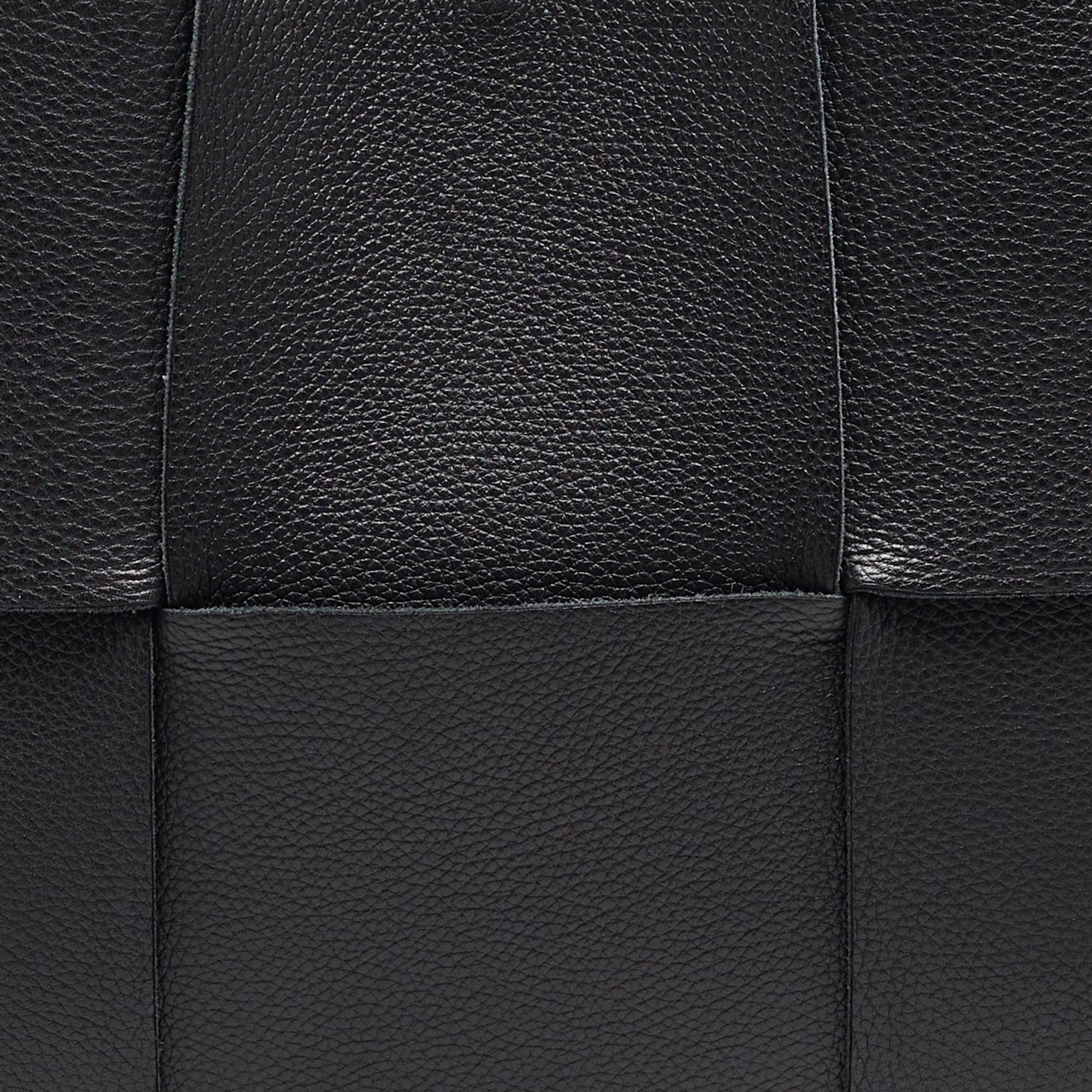 Bottega Veneta Black Intreccio Leather small Arco Tote For Sale 7