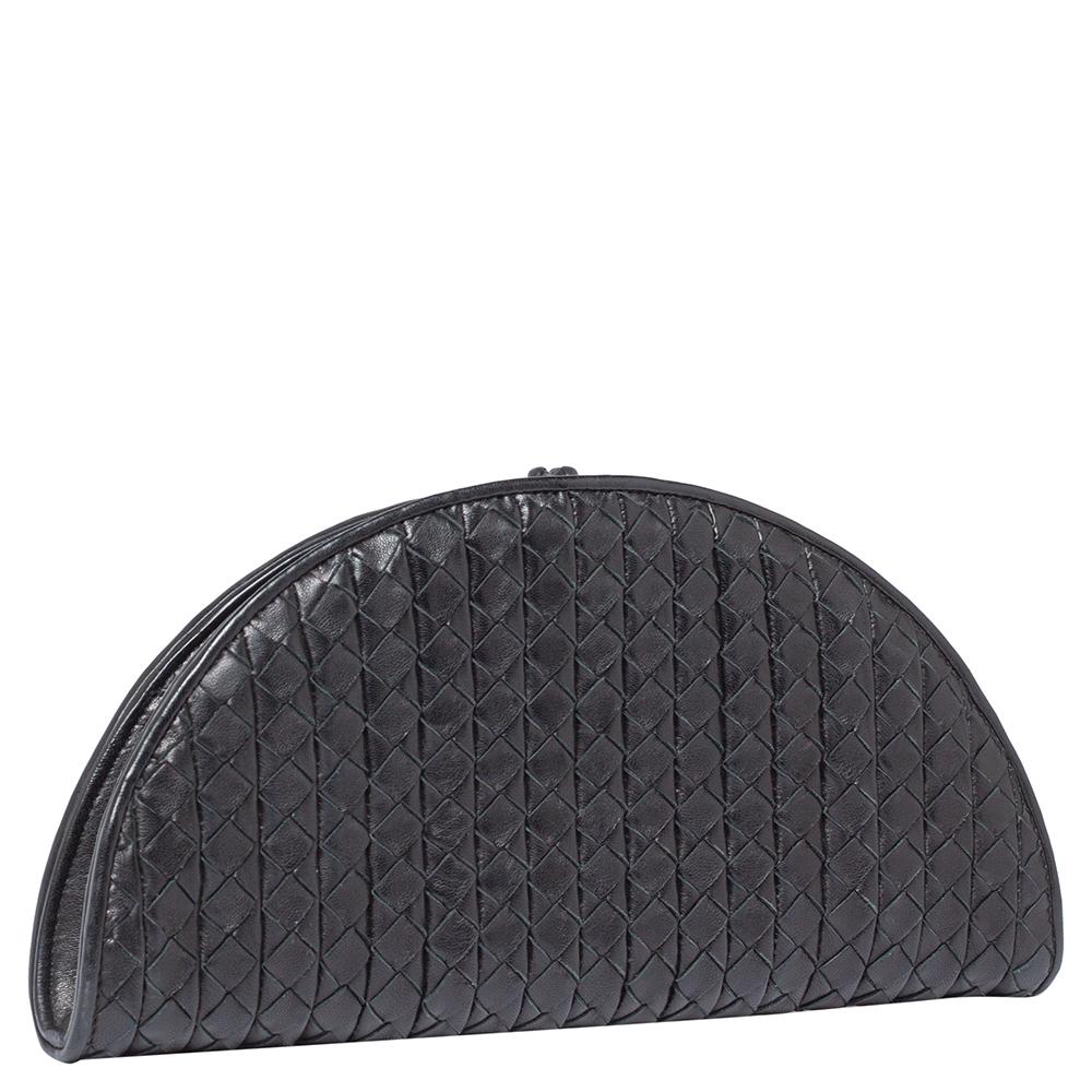 Women's Bottega Veneta Black Intreciatto Leather Fan Clutch