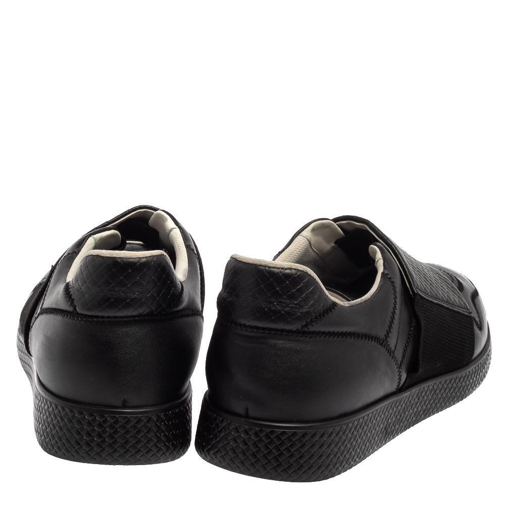 Bottega Veneta Black Intreciatto Leather Low Top Sneakers Size 43 In Fair Condition In Dubai, Al Qouz 2