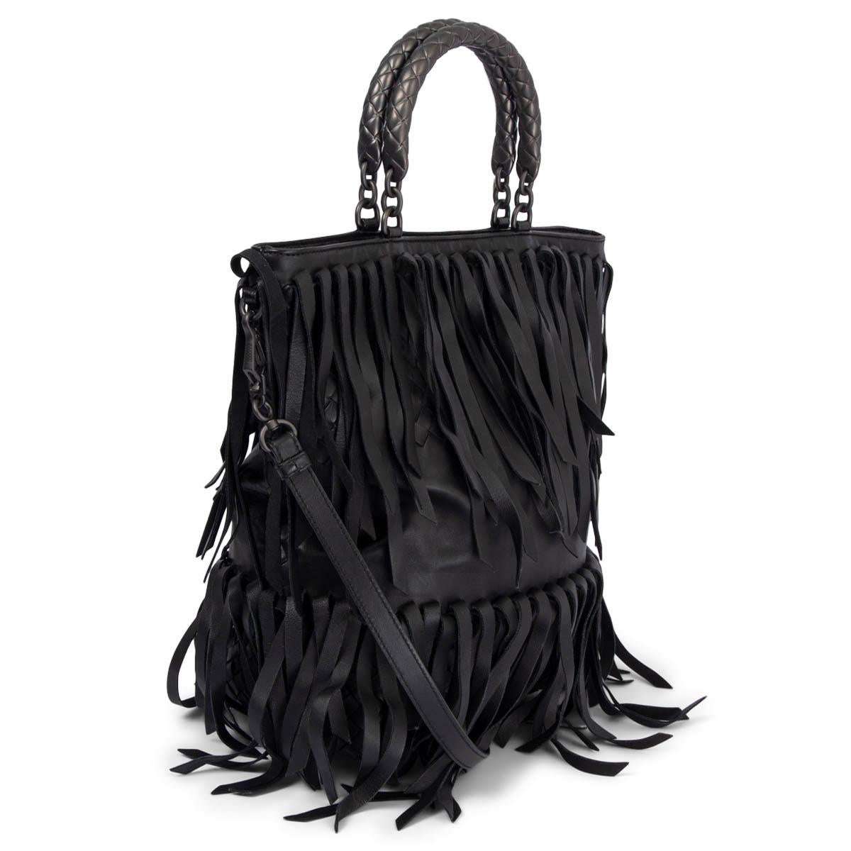 100% authentic Bottega Veneta fringed tote bag in black Intrecciato nappa leather. It features Bottega's signature woven leather and embossed woven patterned metal top handles and a long detachable shoulder-strap. Lined in taupe suede with one