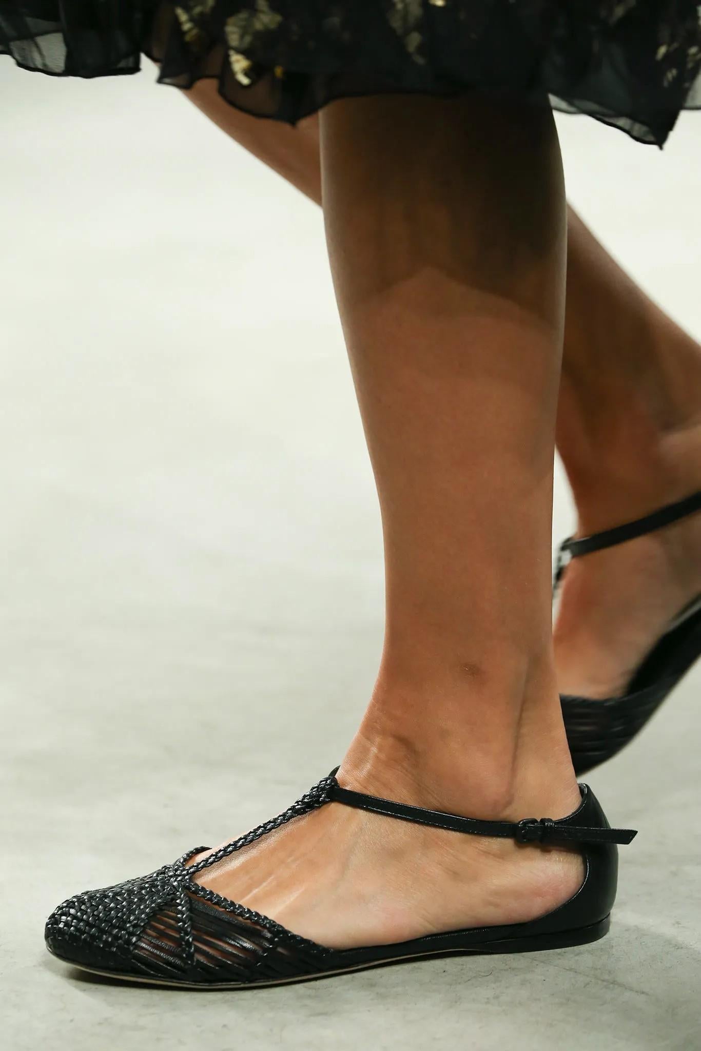 BOTTEGA VENETA schwarz Leder 2015 WOVE T-STRAP BALLET Flats Schuhe 37 5