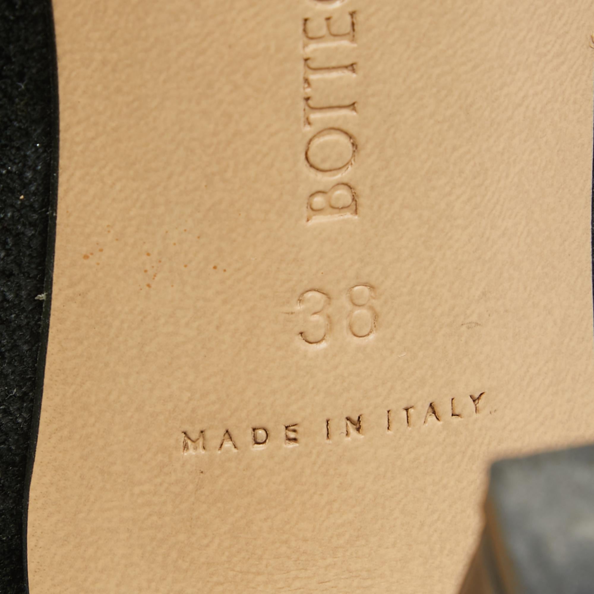 Bottega Veneta Black Leather and Fur Stretch Ankle Strap Sandals Size 38 For Sale 5