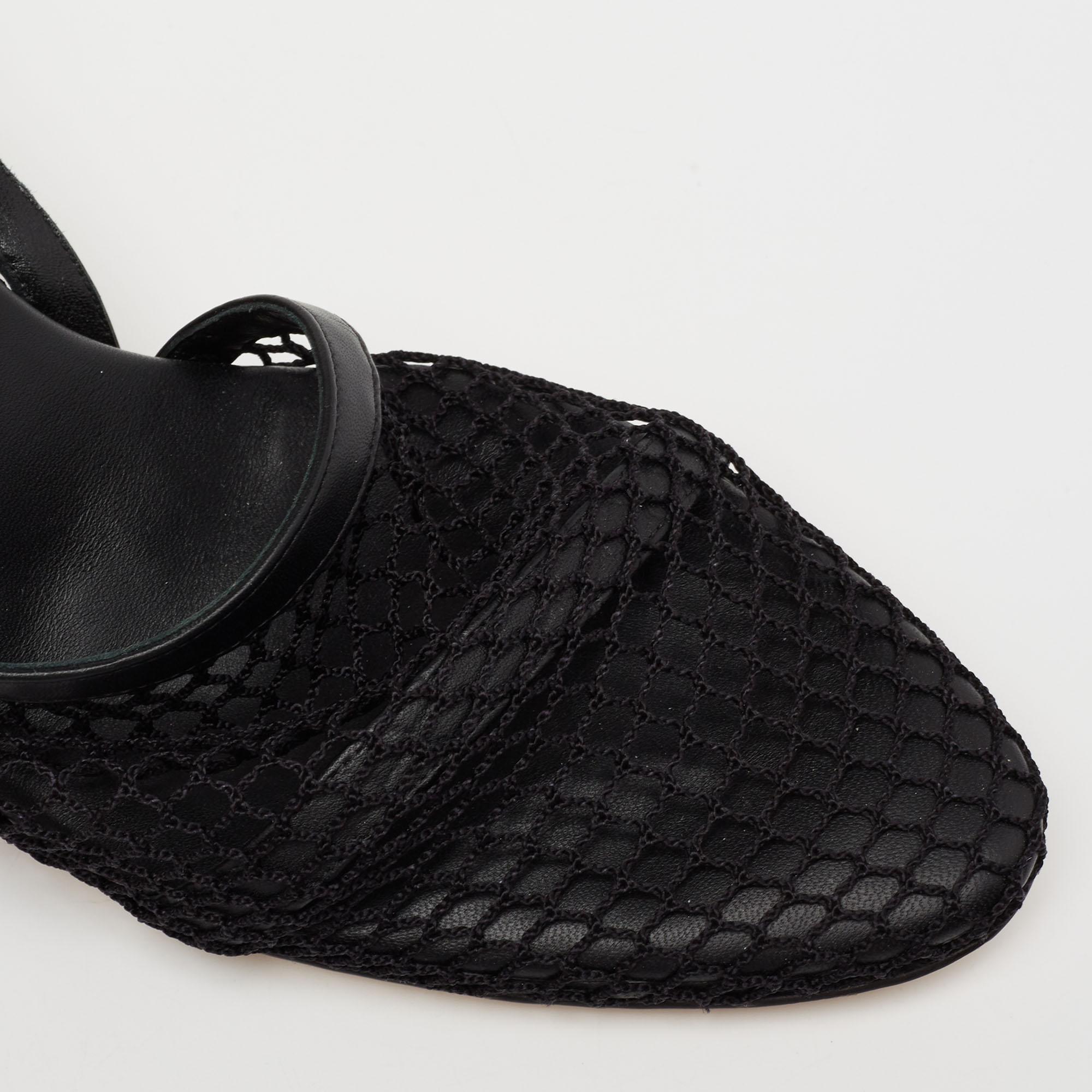 Bottega Veneta Black Leather And Net Chain Embellished Pumps Size 37 2