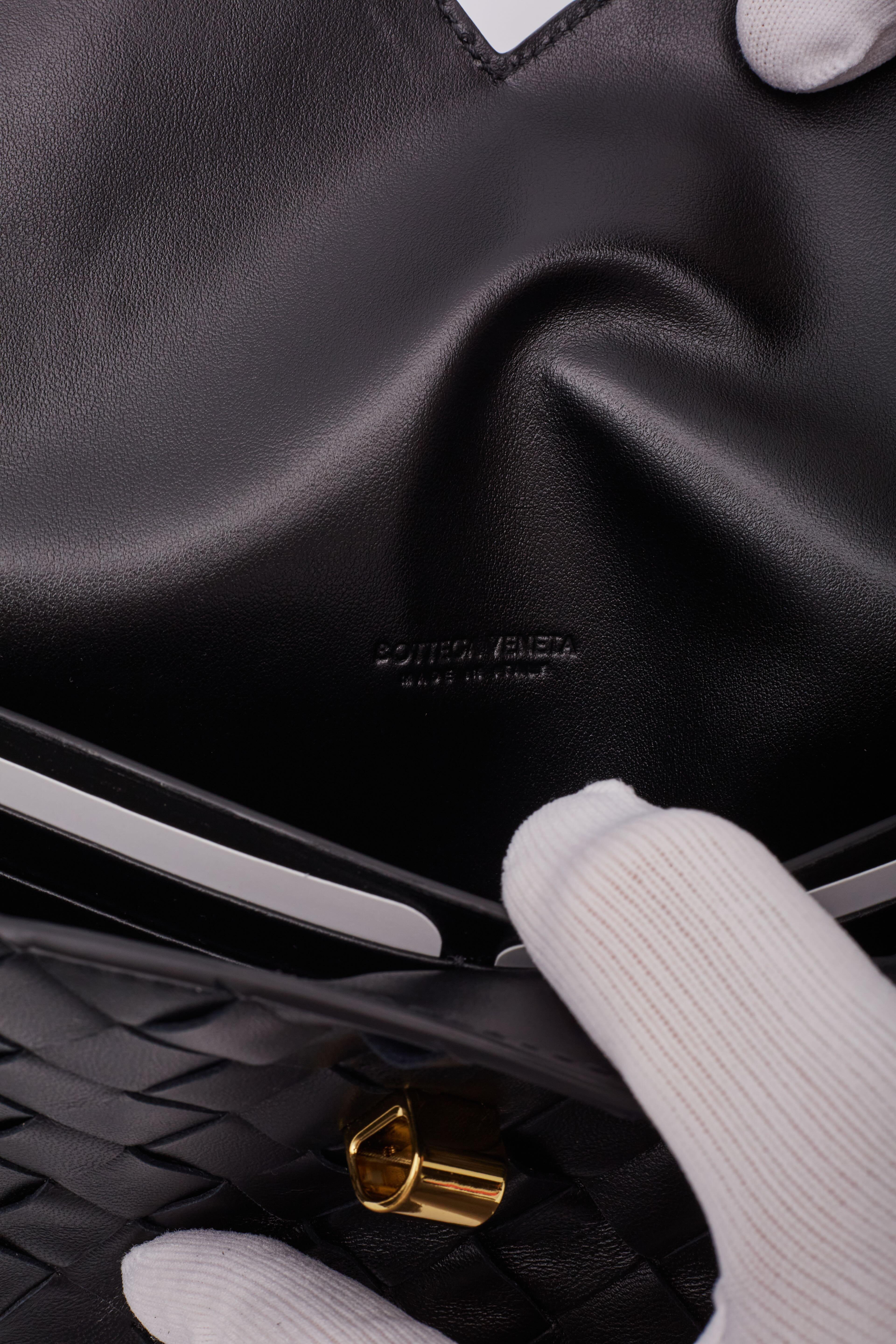 Bottega Veneta Black Leather Andiamo Long Clutch Bag For Sale 8
