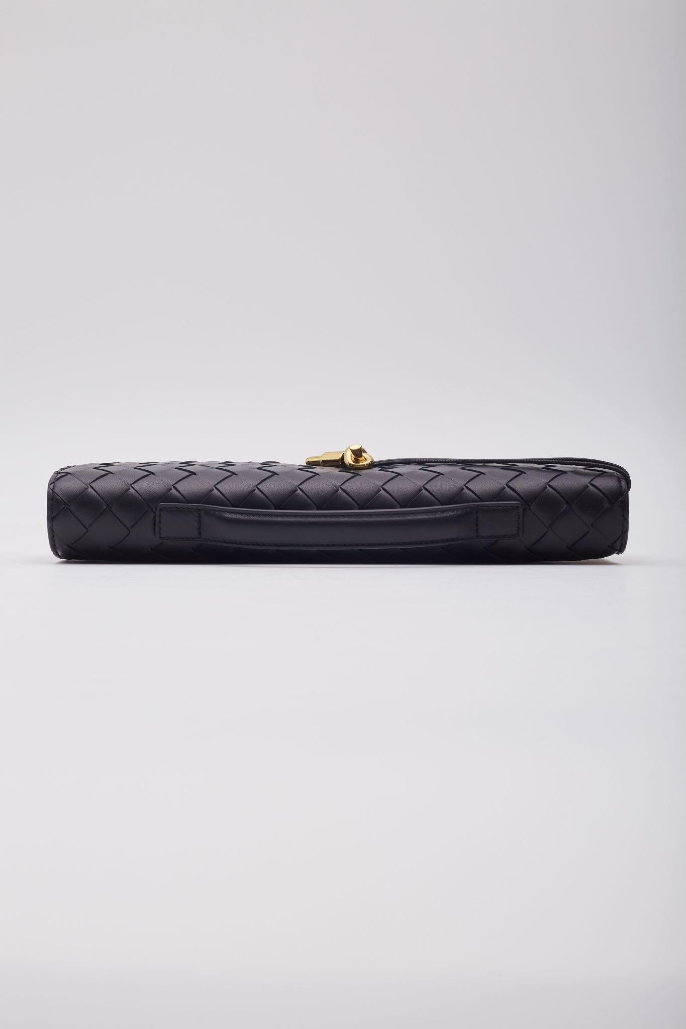 Bottega Veneta Black Leather Andiamo Long Clutch Bag For Sale 4