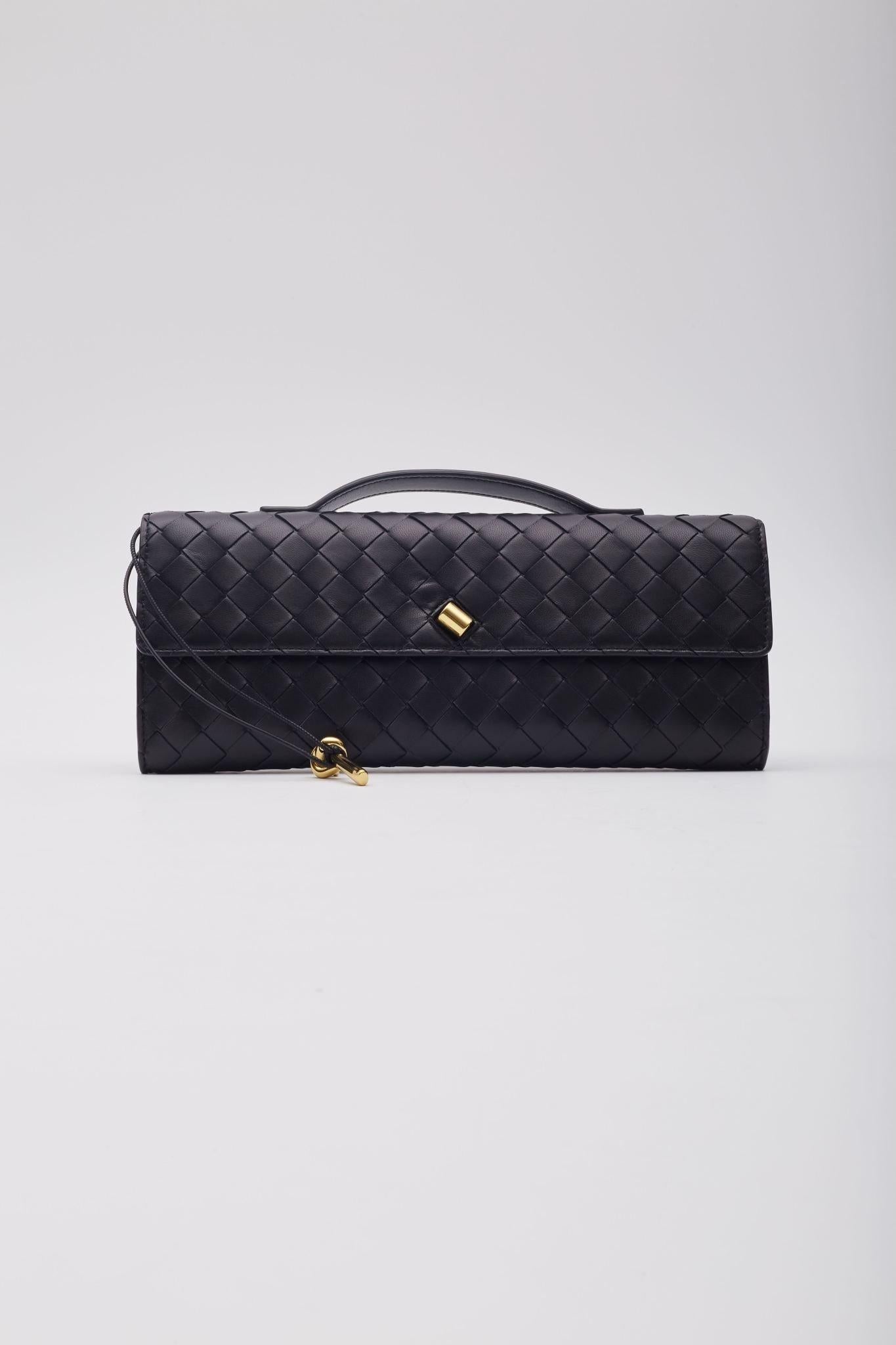 Bottega Veneta Black Leather Andiamo Long Clutch Bag For Sale 5