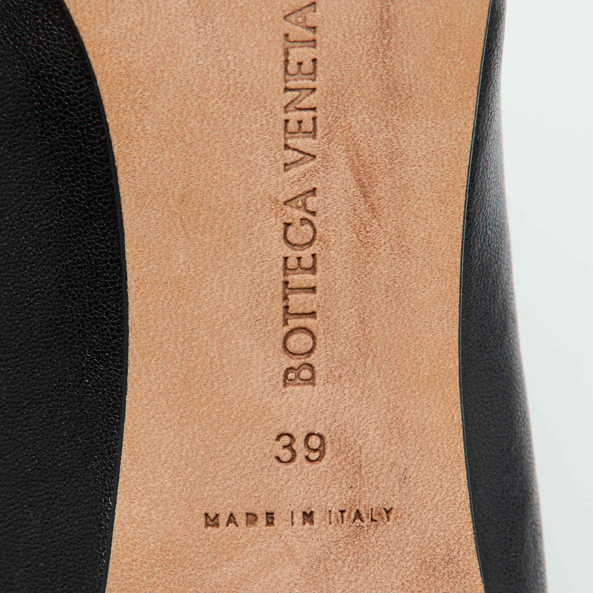 Bottega Veneta Schwarze Lederstiefel in Knöchellänge Größe 39 4